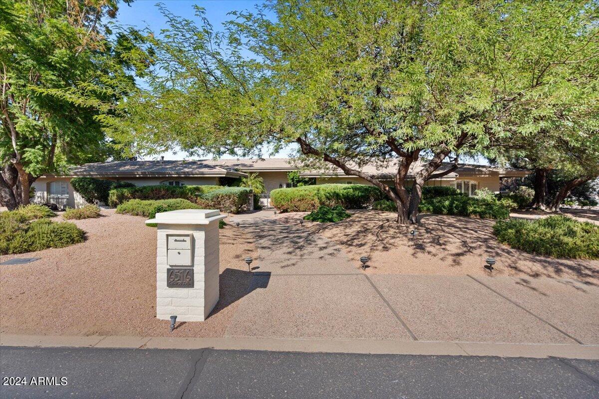 6516 E Maverick Road Property Photo 1
