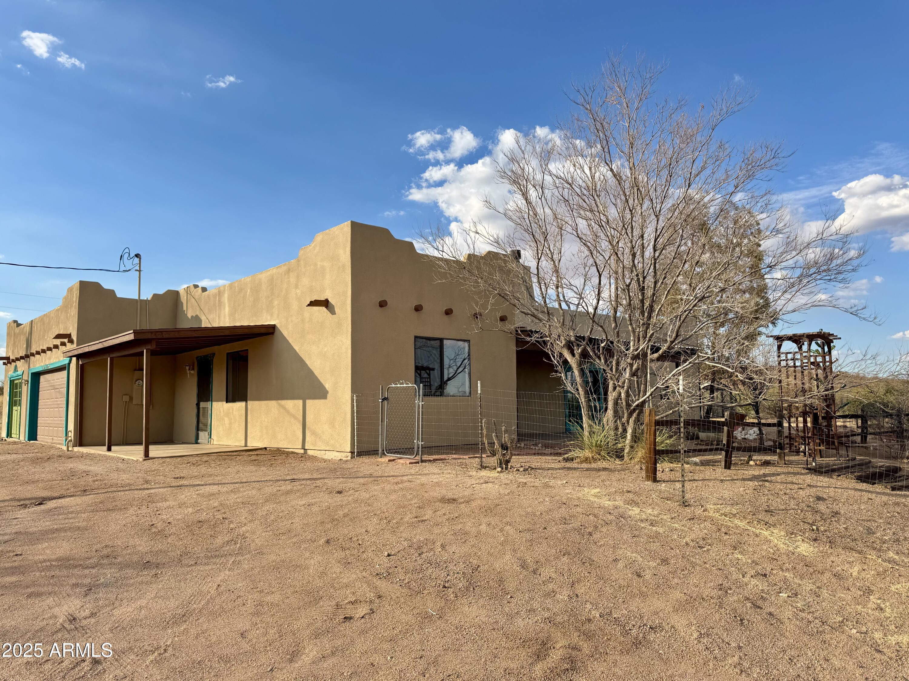 10747 N Stagecoach Pass Property Photo 1