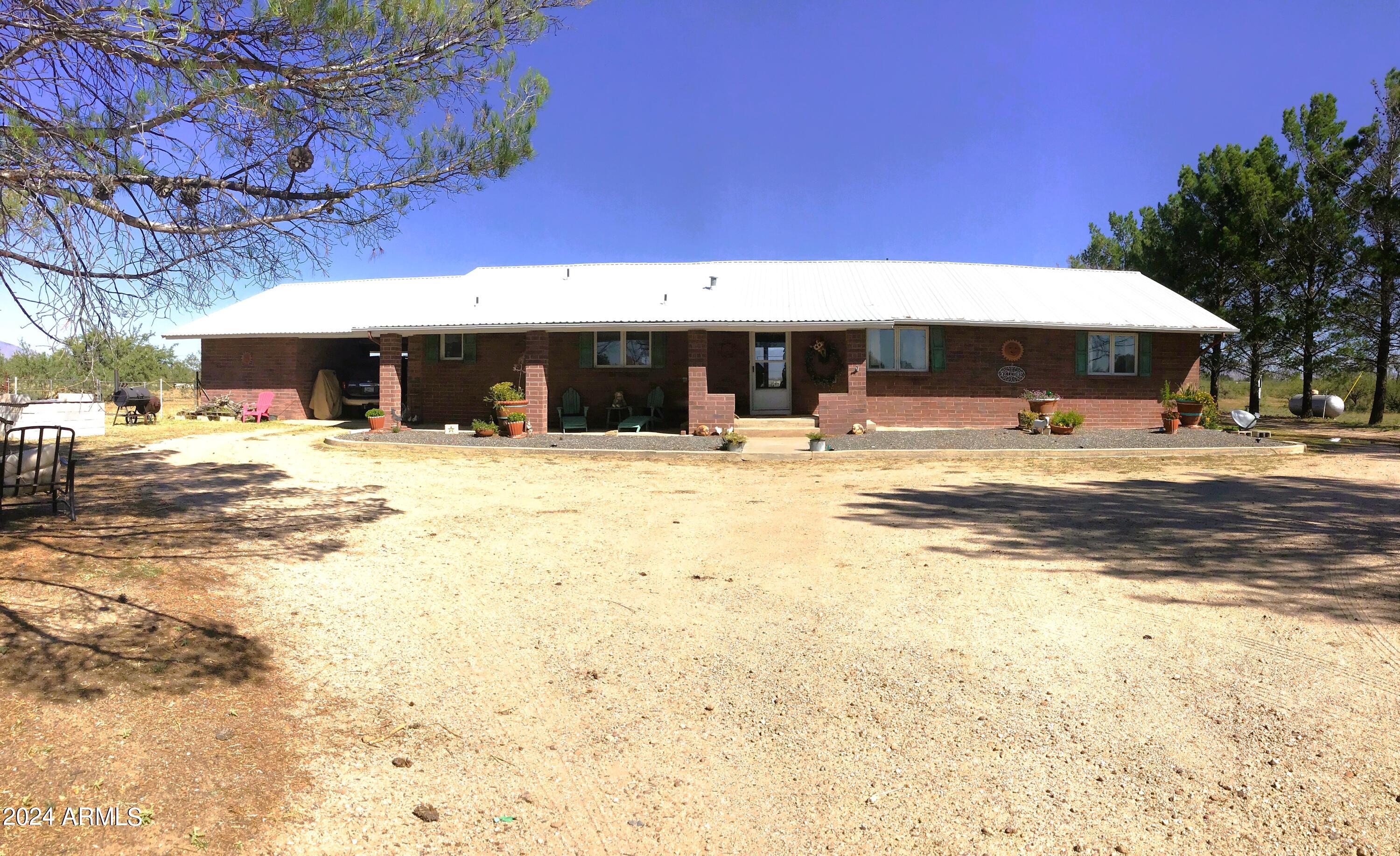 3418 W Cox Road Property Photo 1