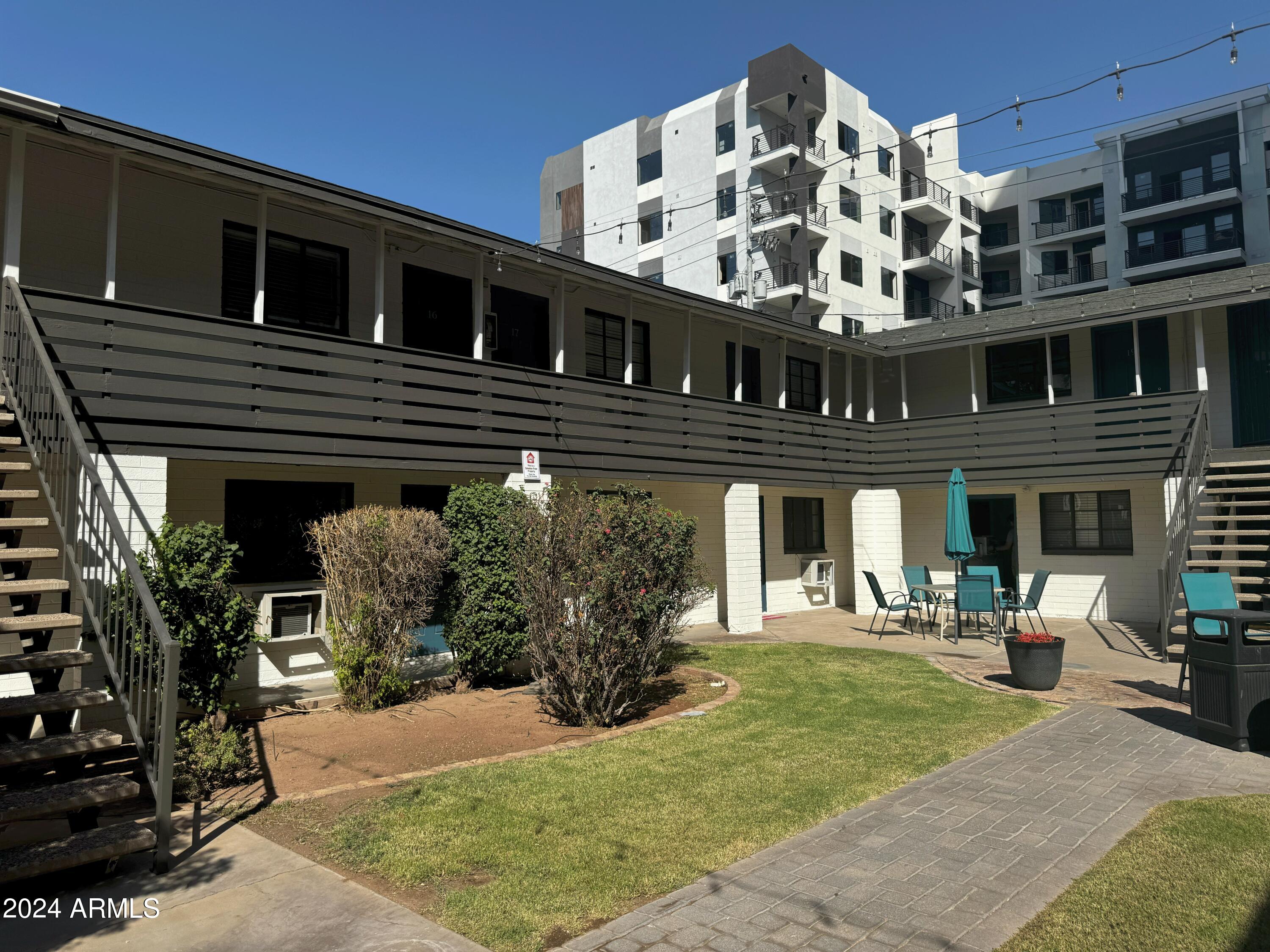 825 N 2nd Avenue Property Photo