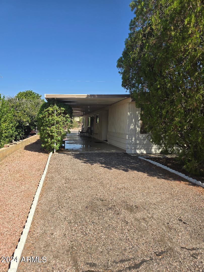 524 E Donna Drive Property Photo 1