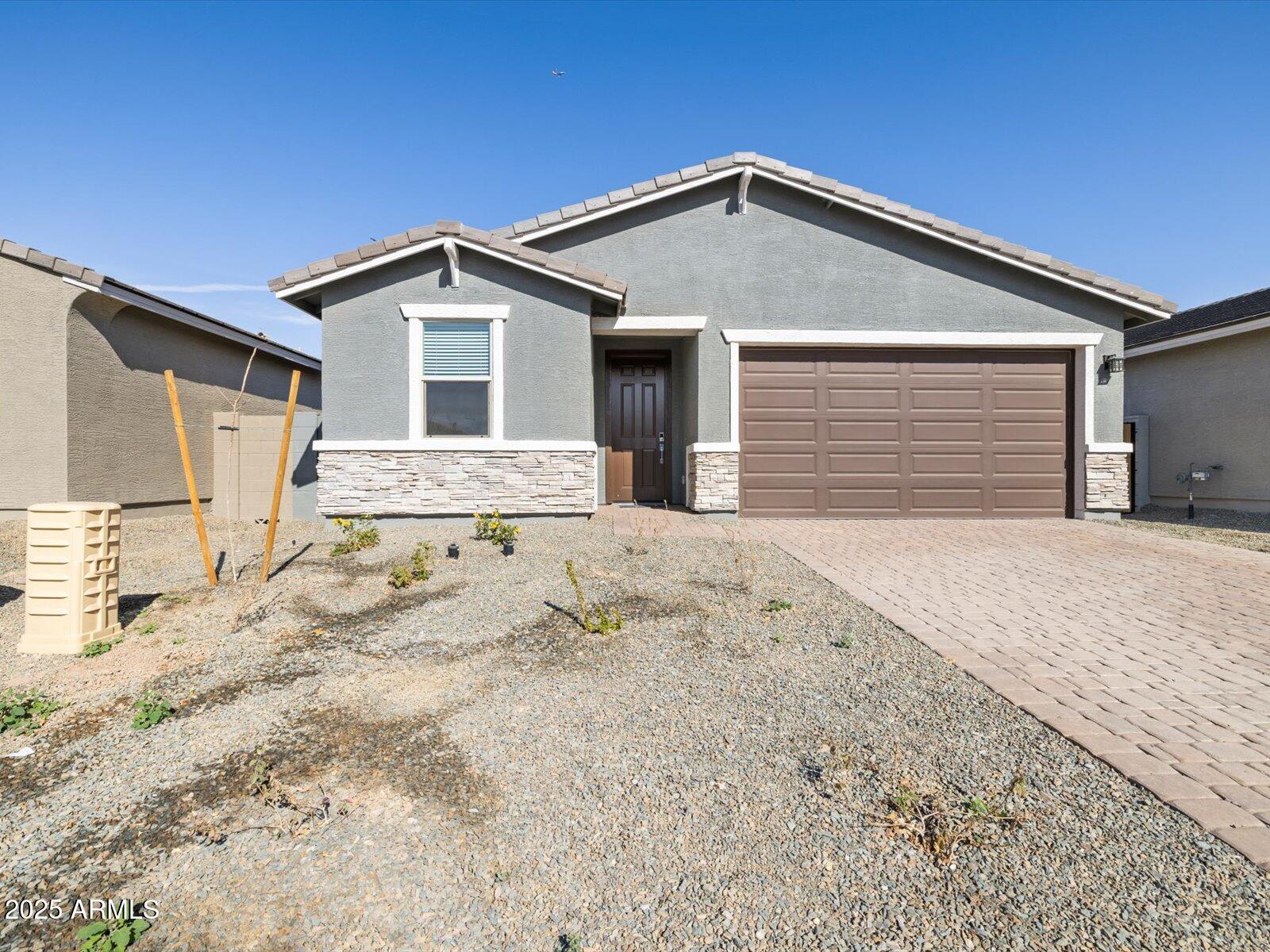 8612 W Warner Street Property Photo 3