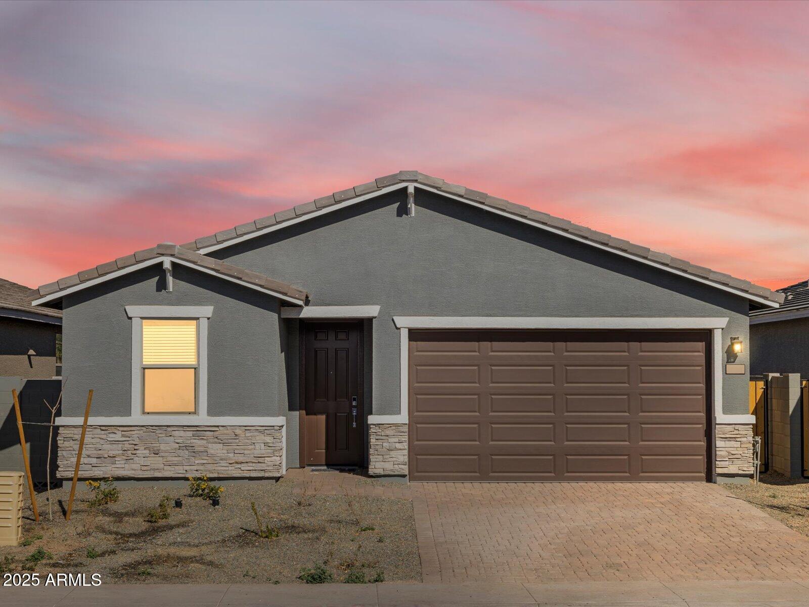 8612 W Warner Street Property Photo 4