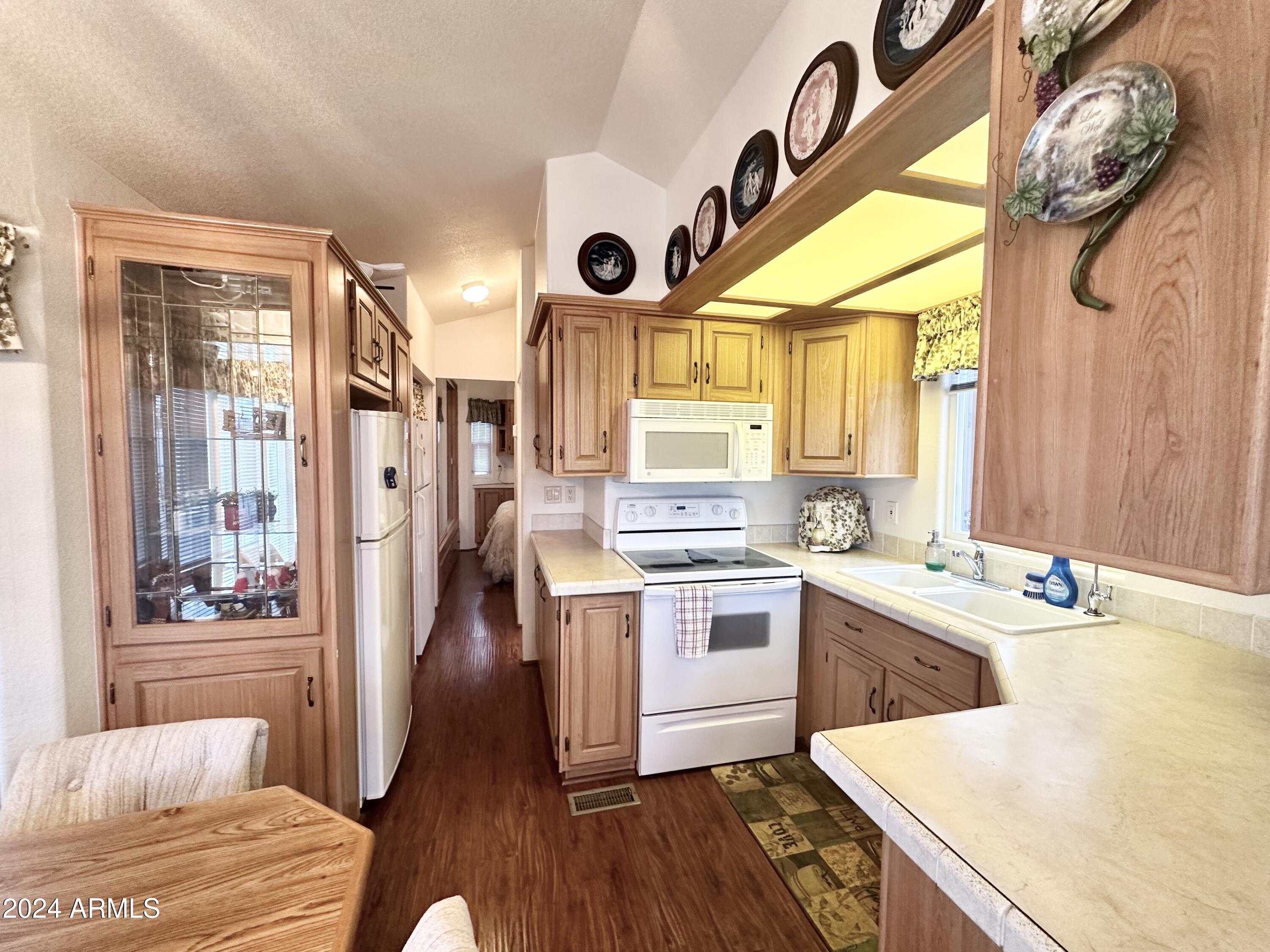 188 S MINESHAFT Drive Property Photo 1