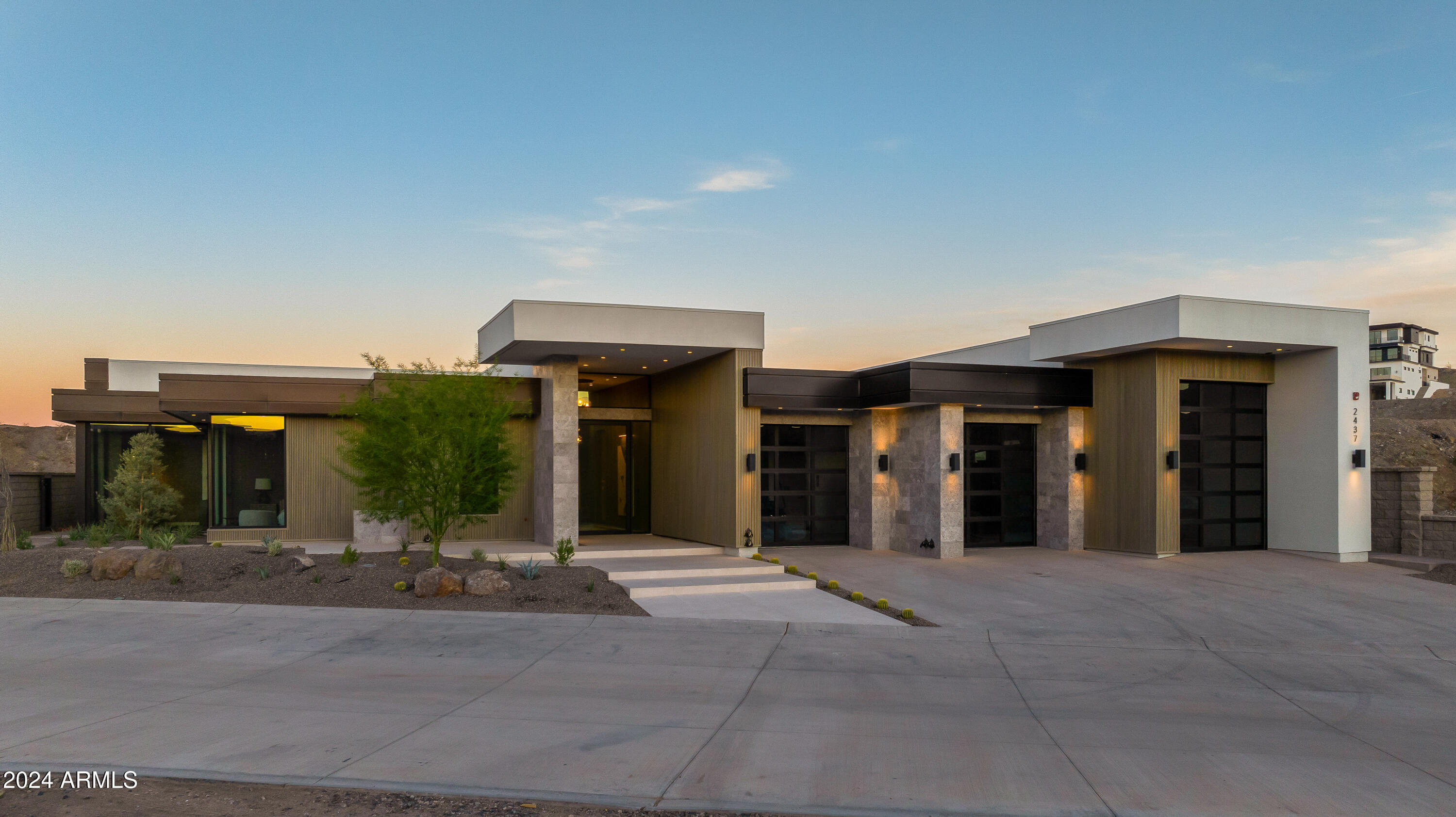 2437 Wren Cove Way Property Photo 1