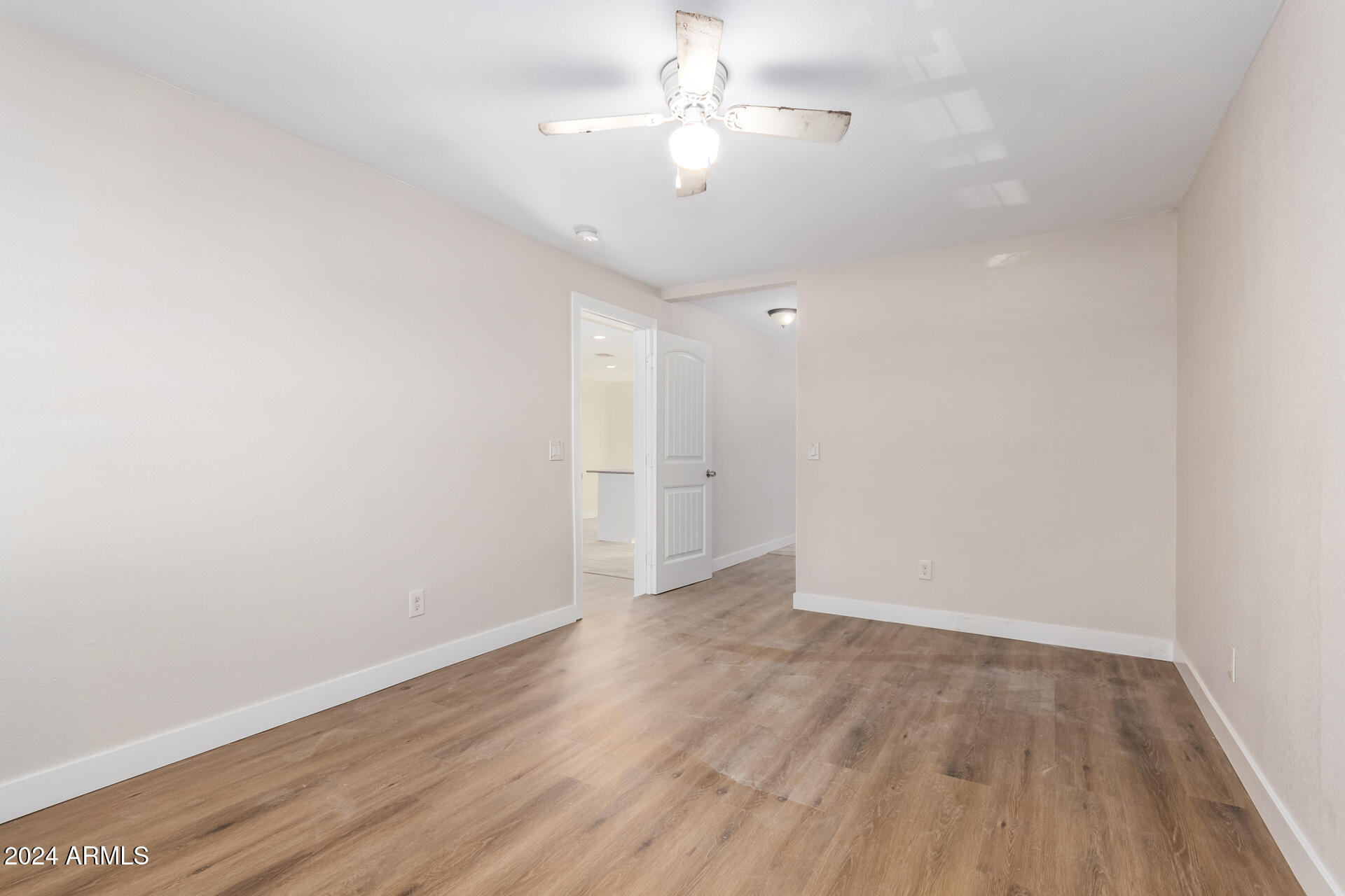 914 S 30th Drive Property Photo 16
