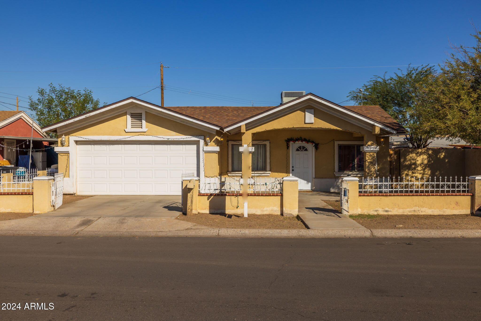3140 W Alvarado Road Property Photo
