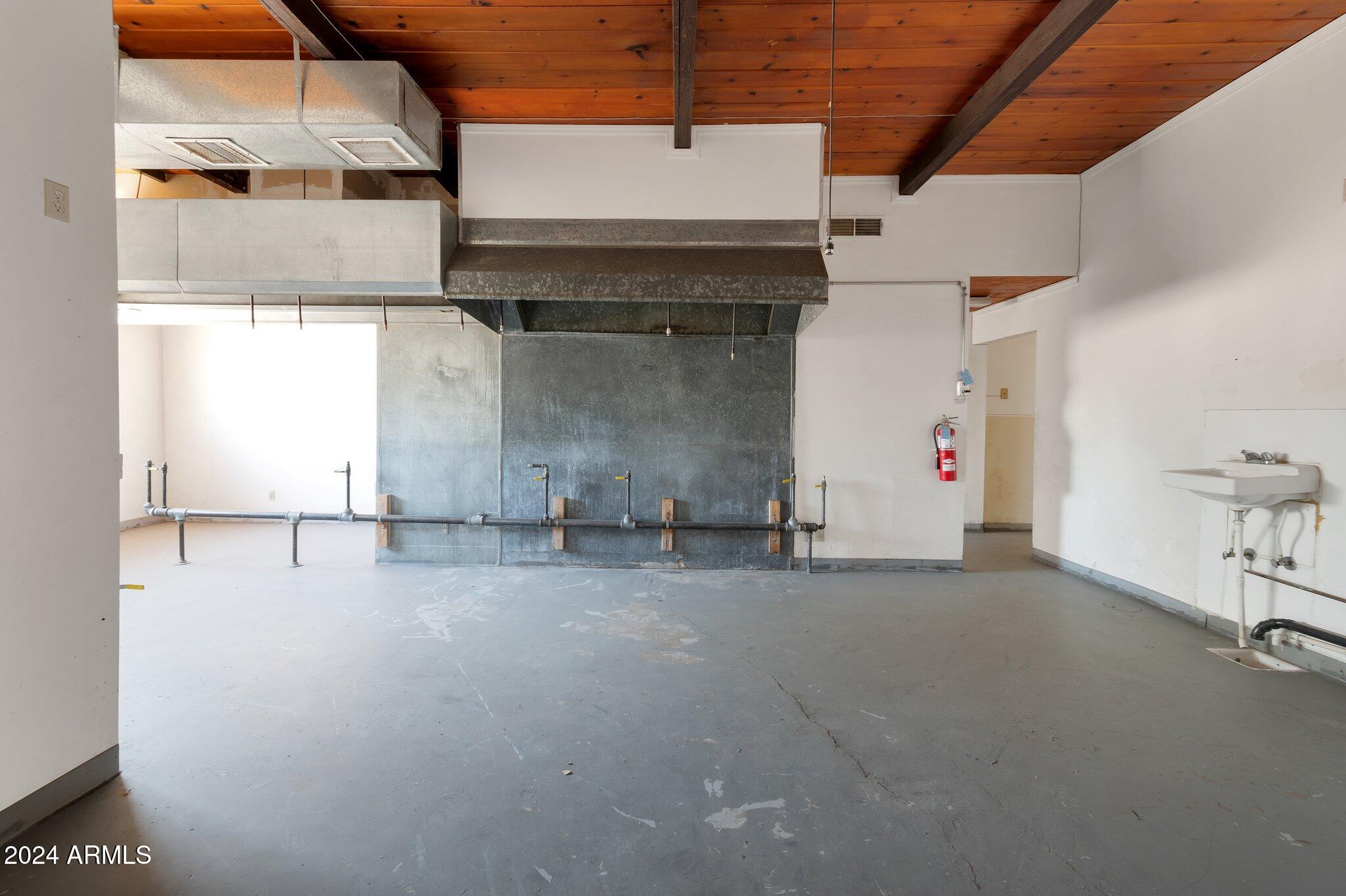 170 N Main Street Property Photo 5