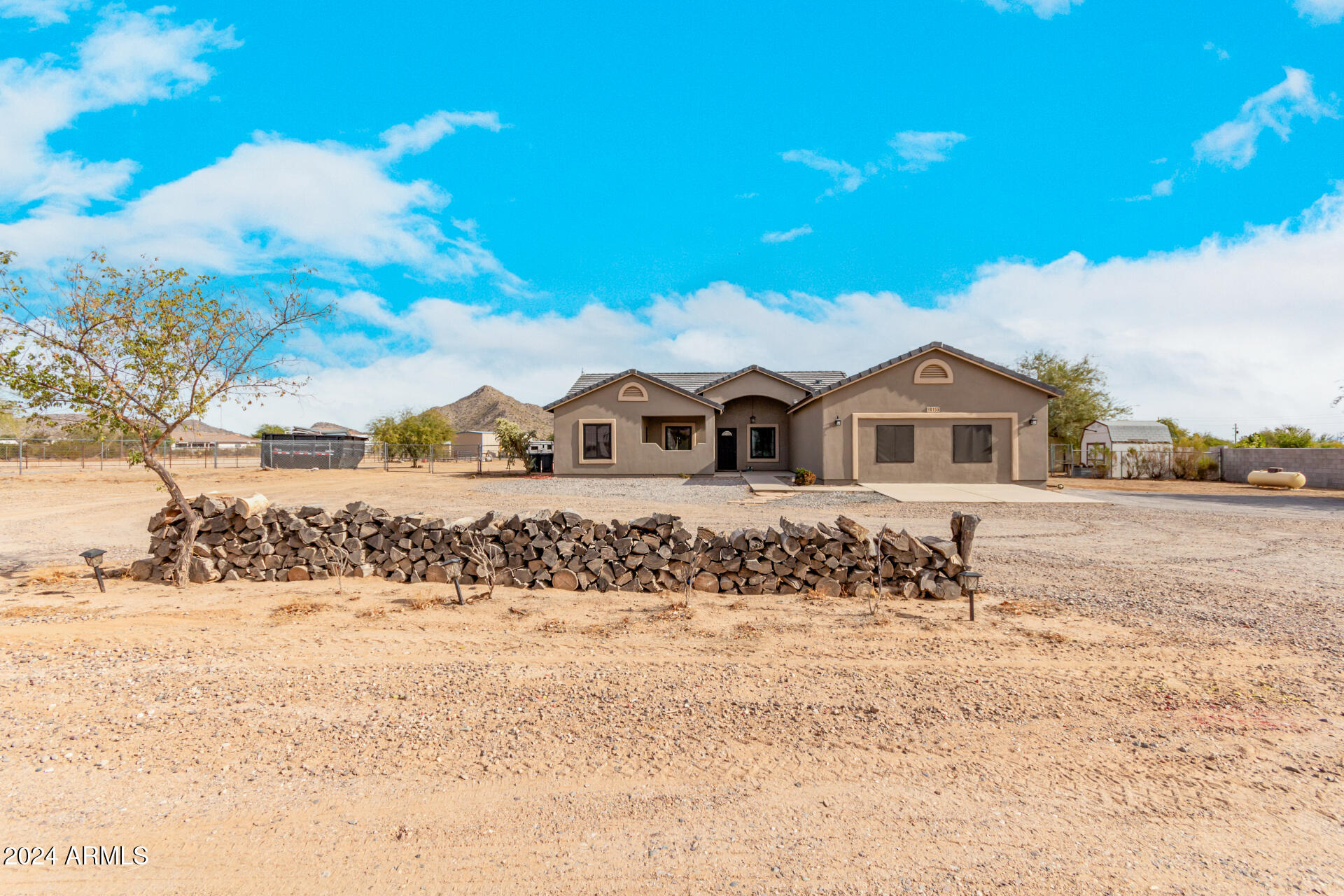 8155 N Pueblo Circle Property Photo 1