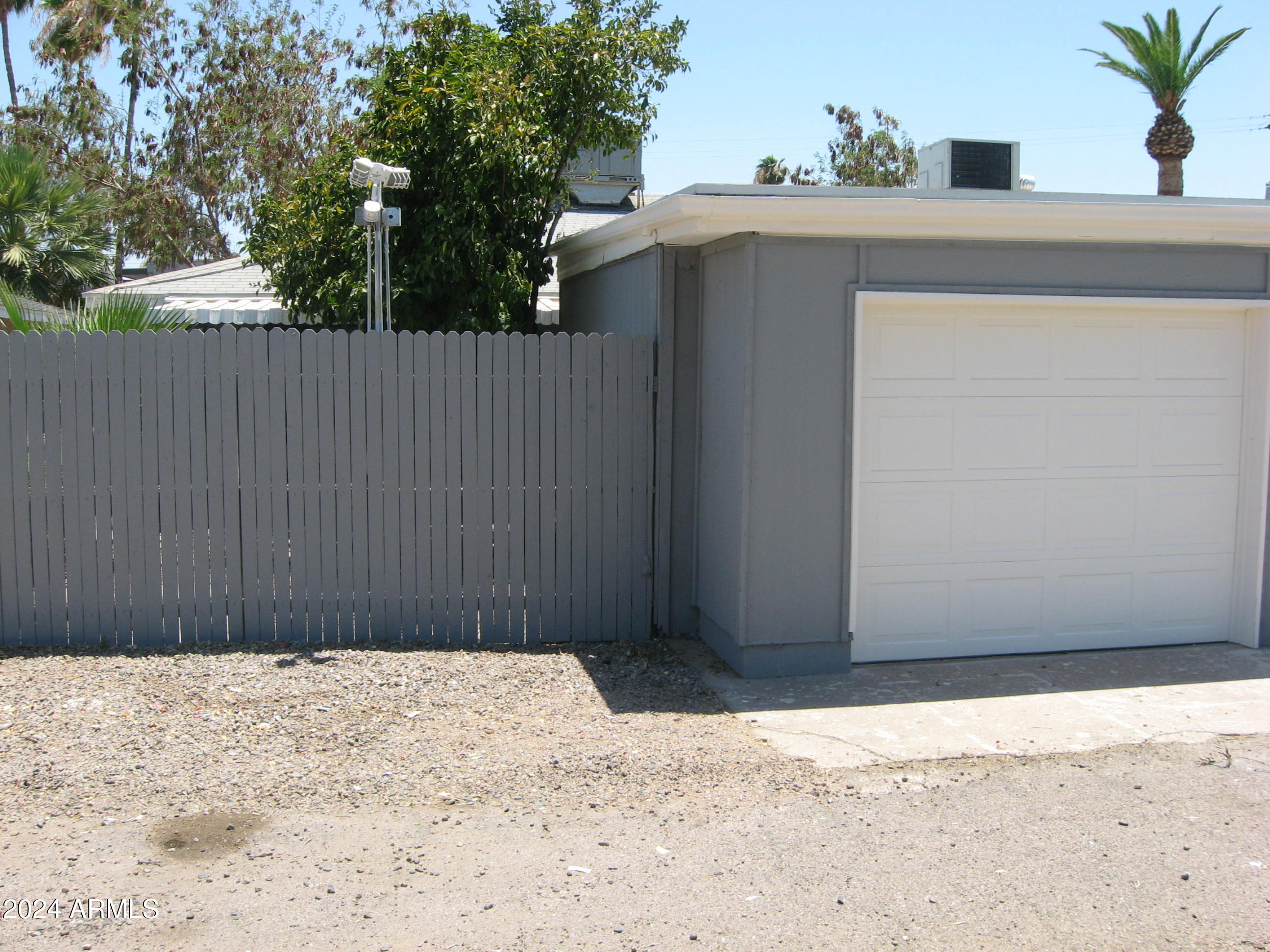 1140 W Monterosa Street Property Photo 9