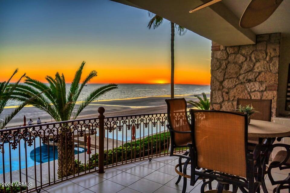 207 E Puerta Privada Beach Property Photo 3