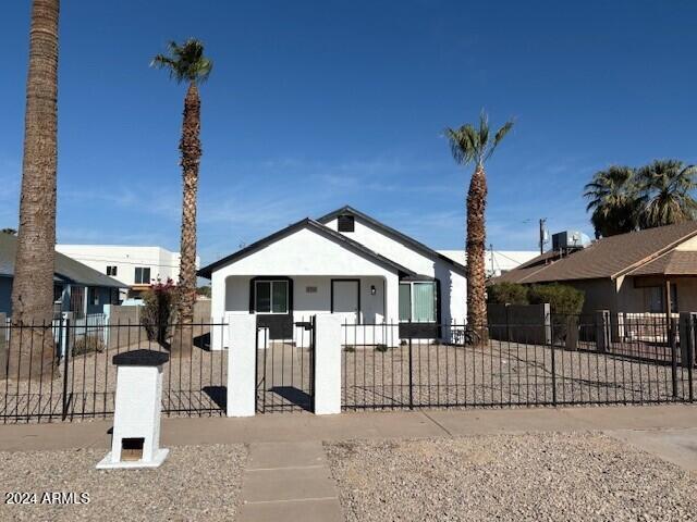 2114 W WASHINGTON Street Property Photo 1