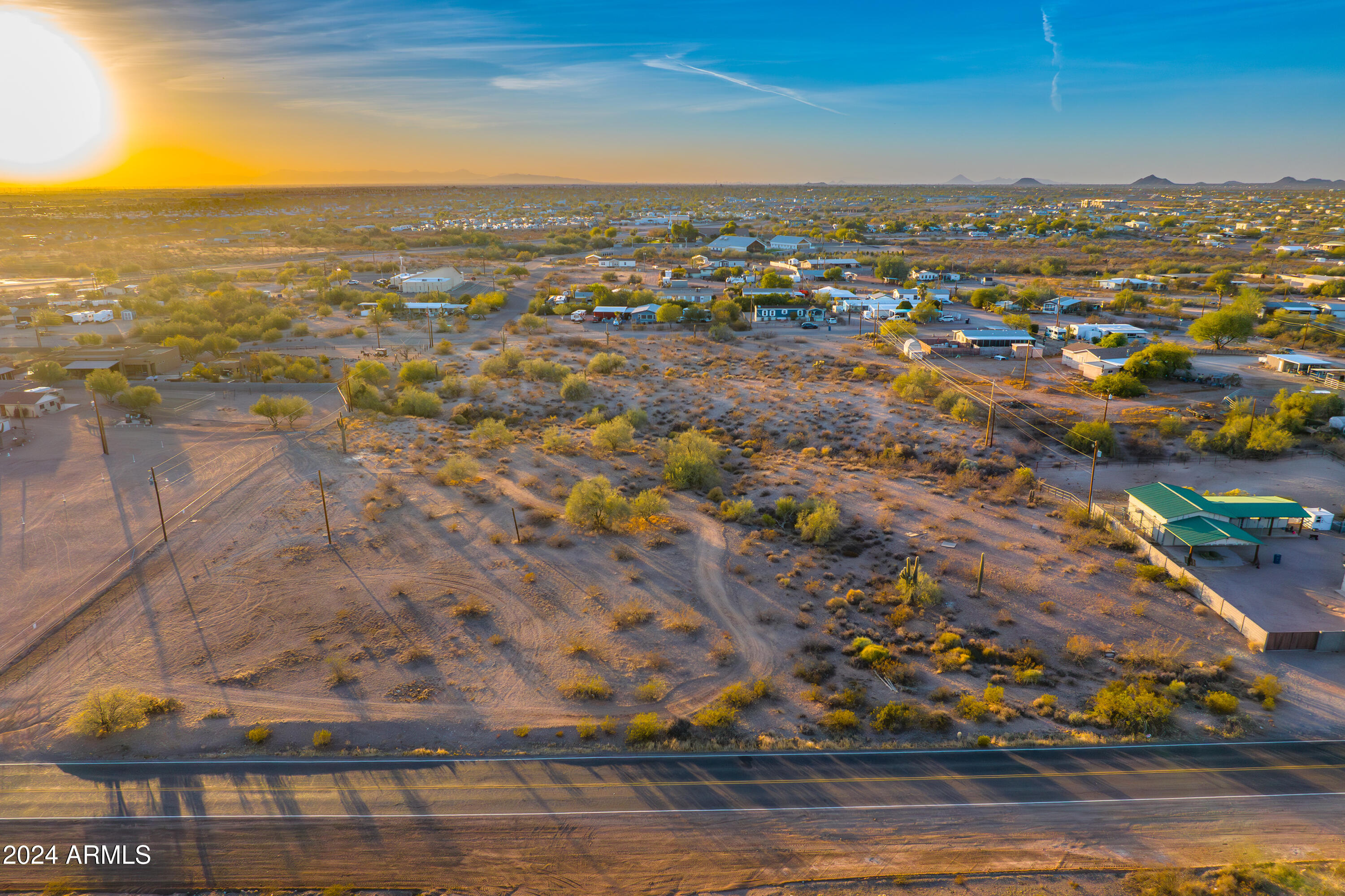 1966 S Goldfield Road Property Photo