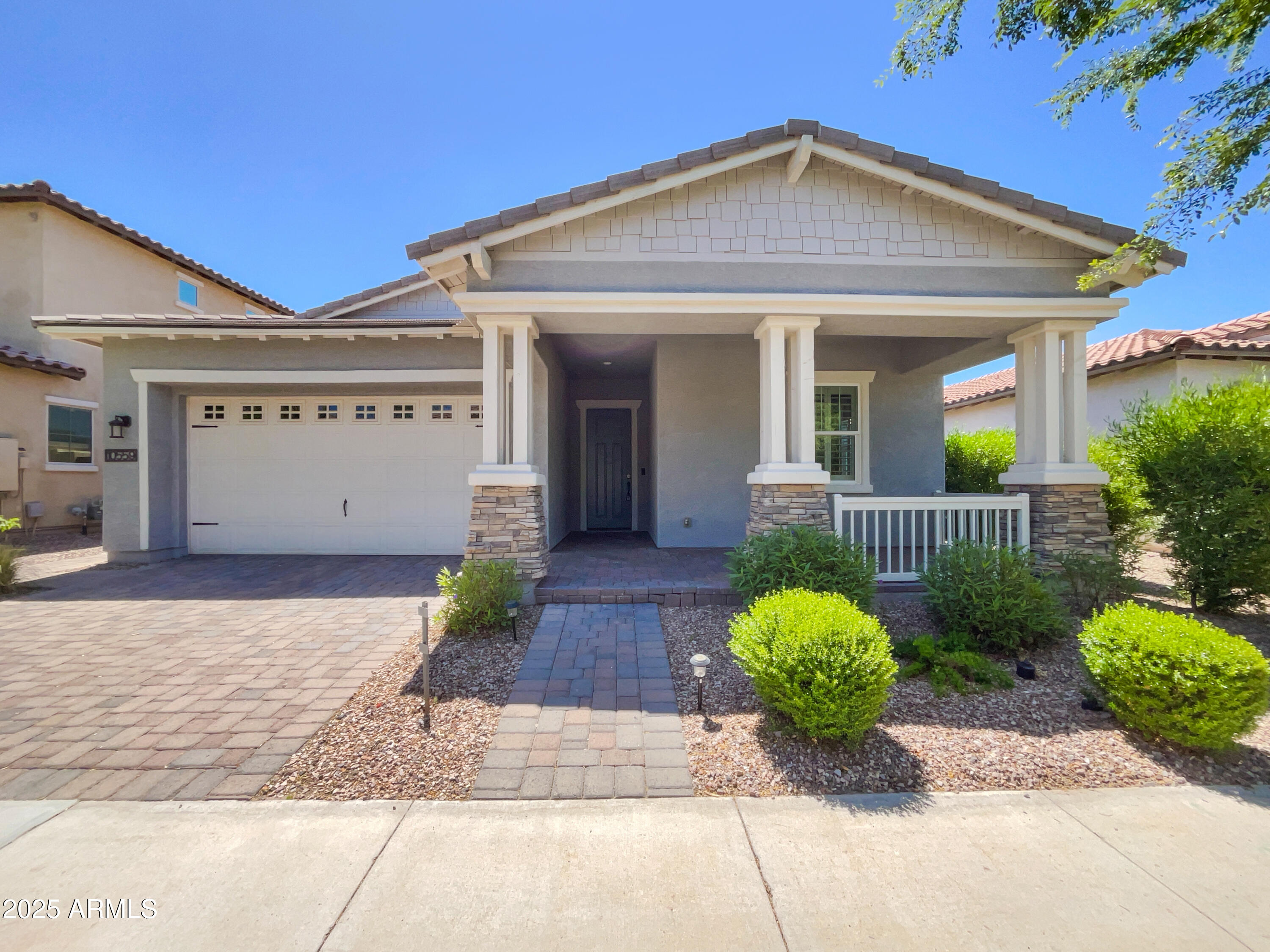10559 E Simone Avenue Property Photo 1