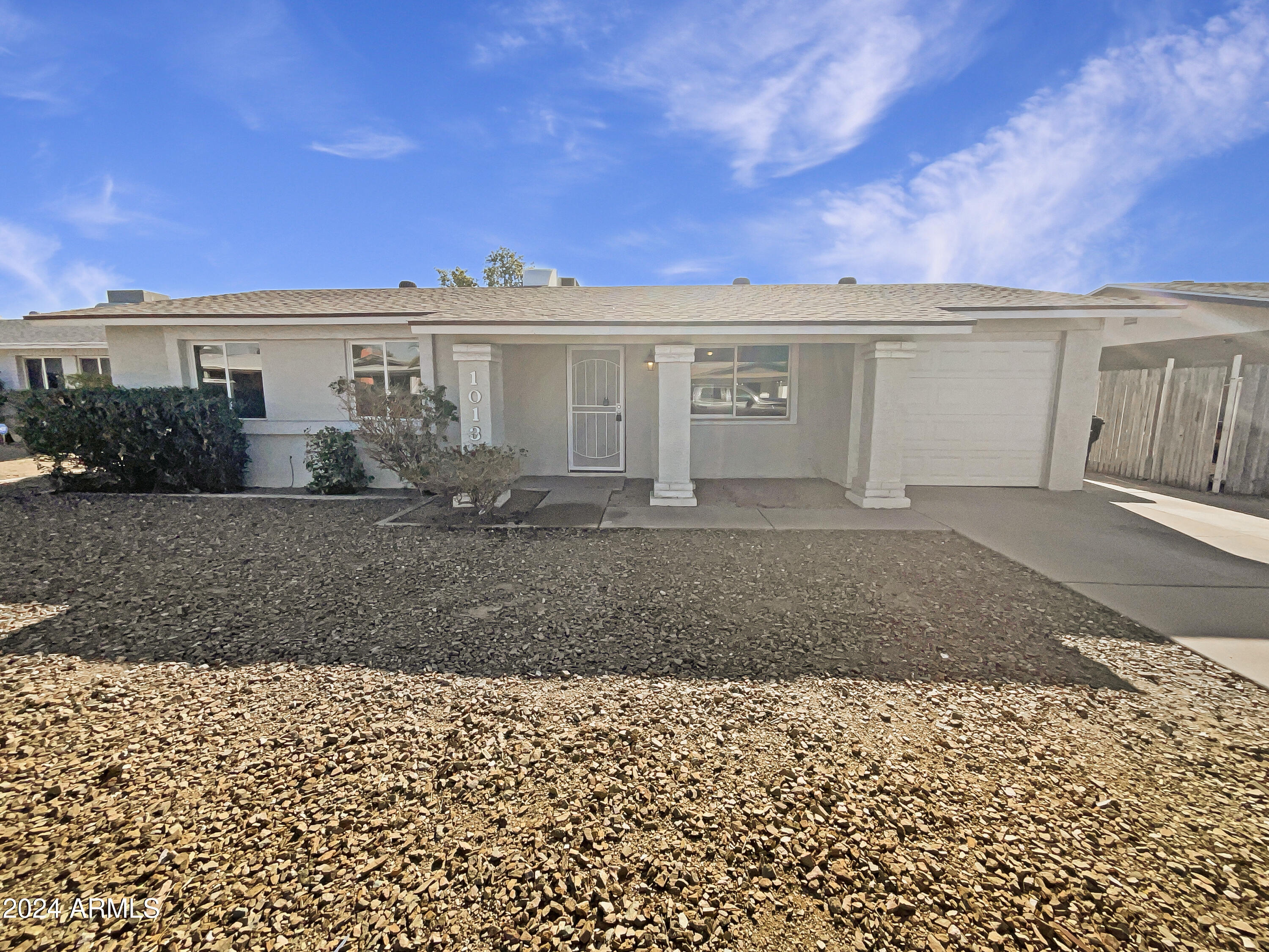 1013 W Angela Drive Property Photo 1