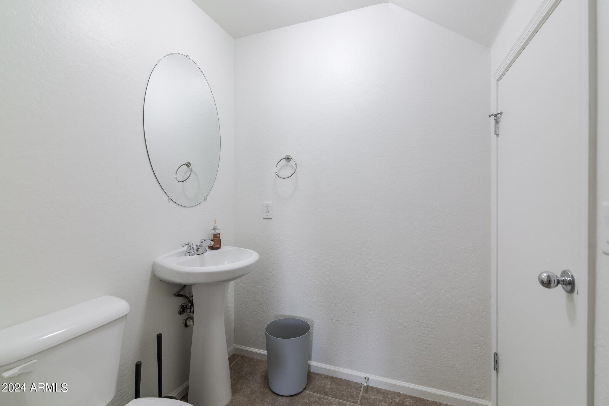 44175 W Knauss Drive Property Photo 6