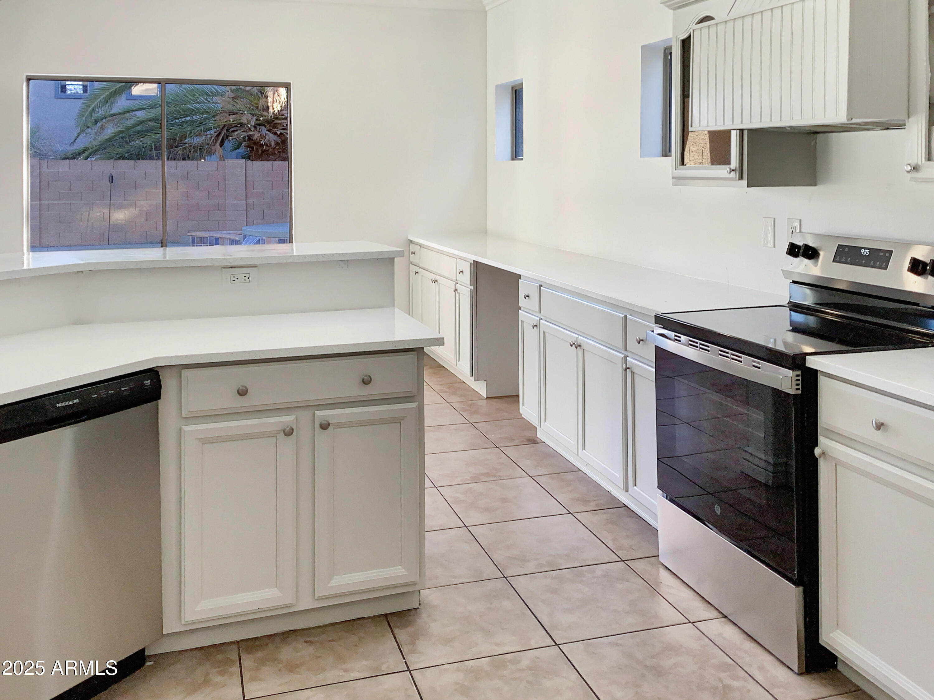 10221 E Knowles Avenue Property Photo 6