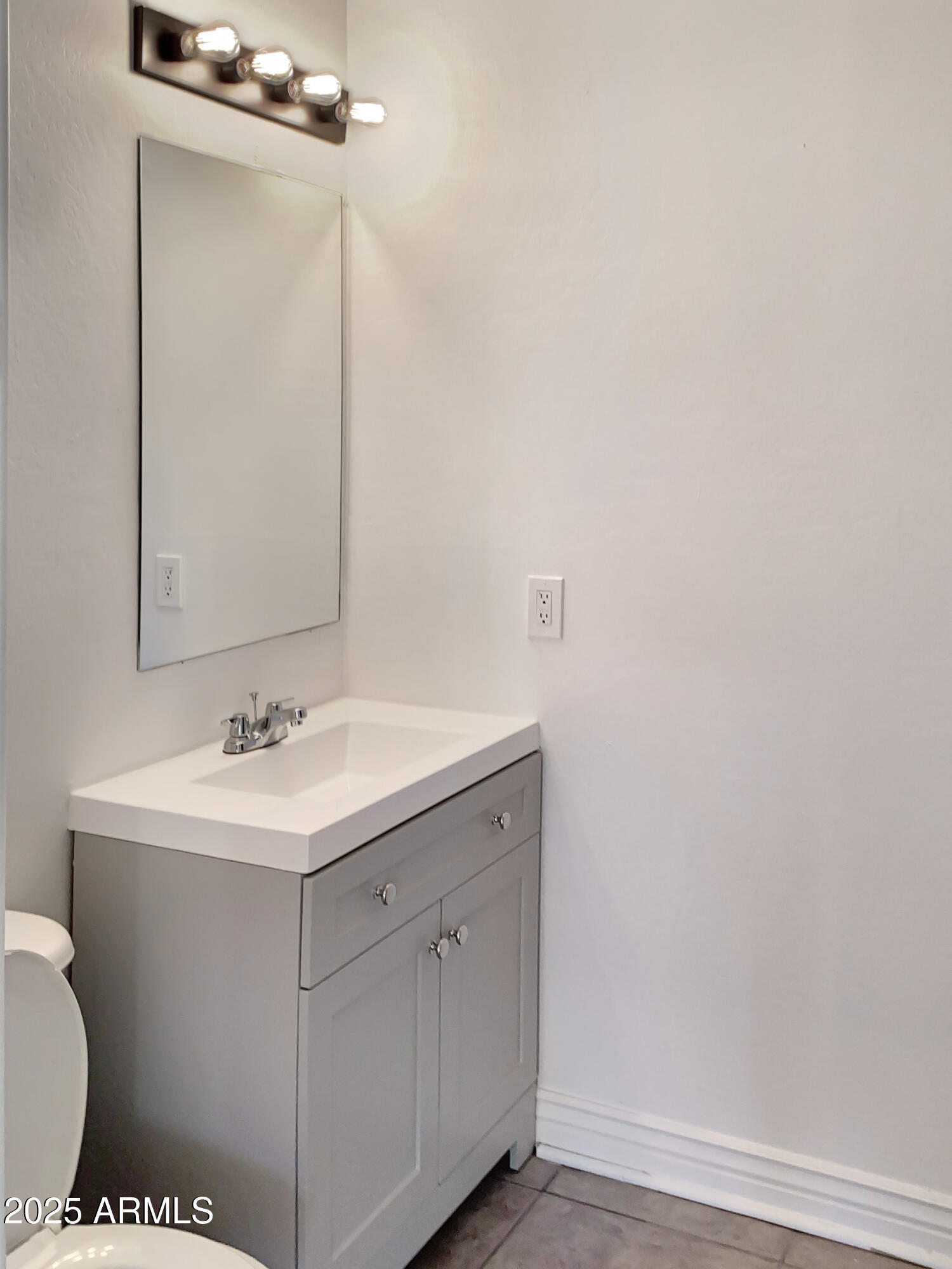 10221 E Knowles Avenue Property Photo 12