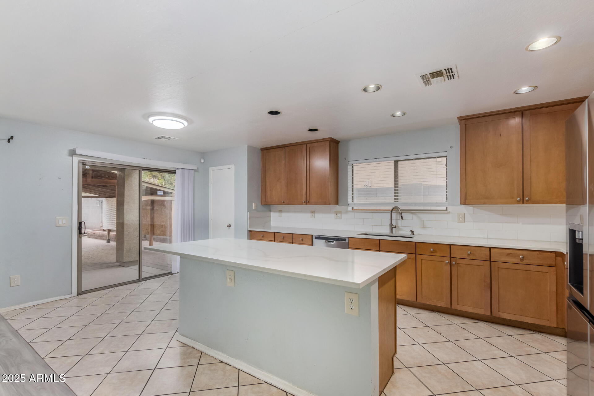 2440 W Bloch Road Property Photo 13