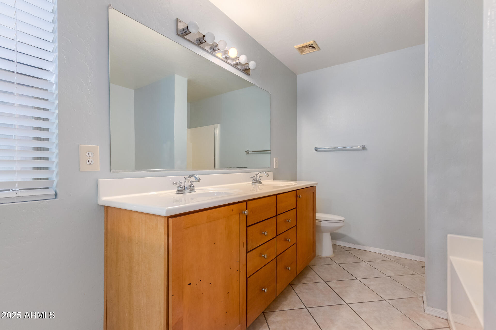2440 W Bloch Road Property Photo 20