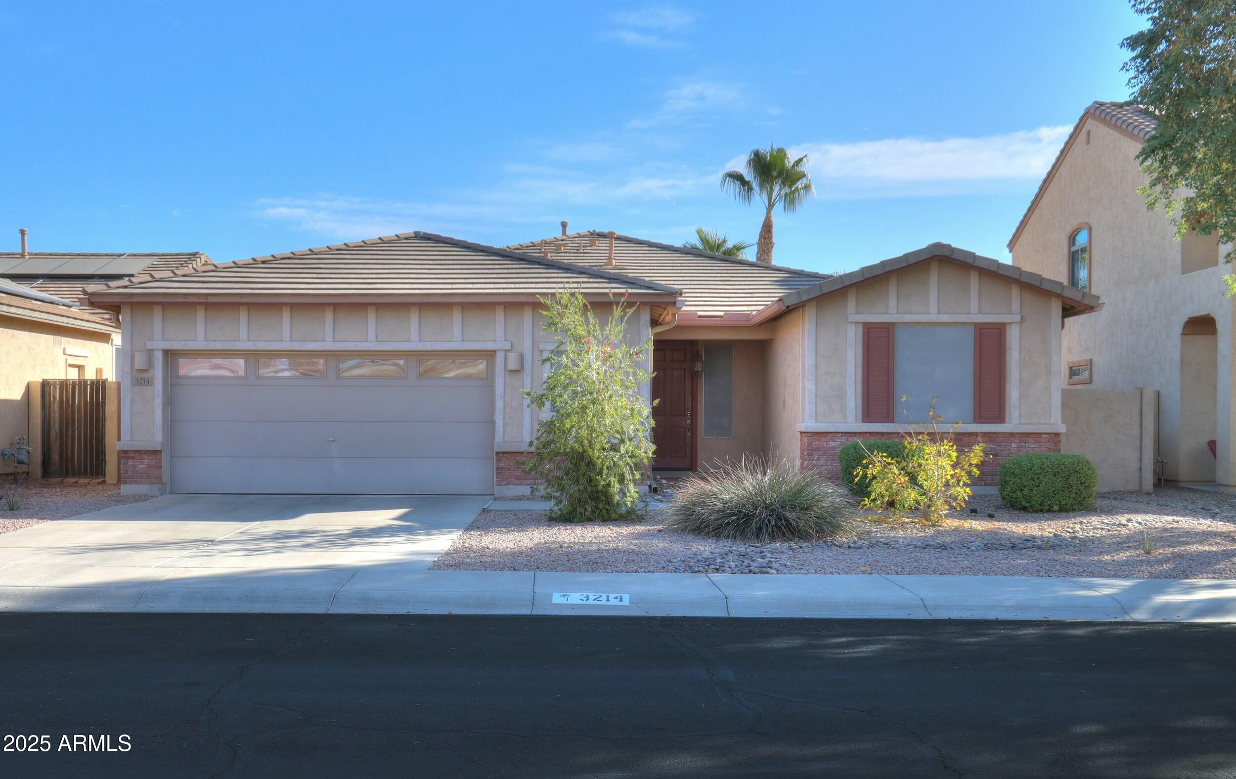 3214 N Desert Horizons Lane Property Photo 2