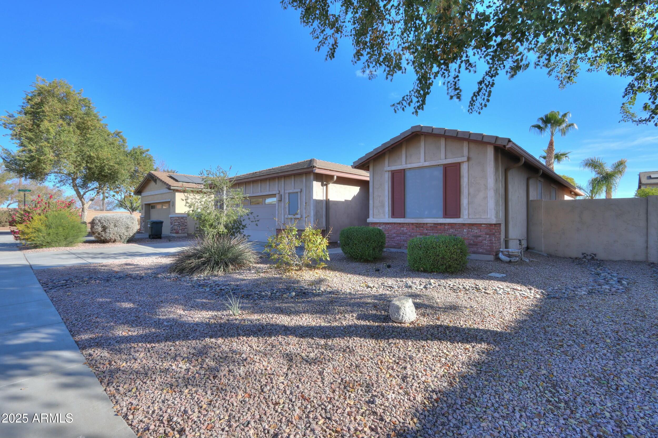 3214 N Desert Horizons Lane Property Photo 3