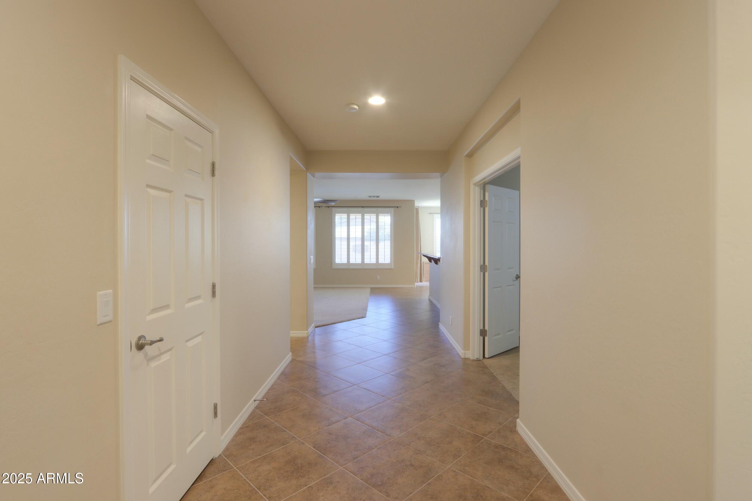 3214 N Desert Horizons Lane Property Photo 4