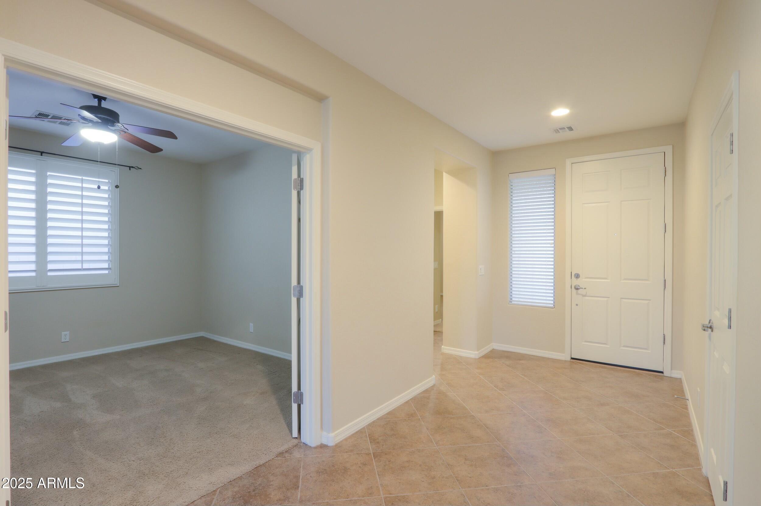 3214 N Desert Horizons Lane Property Photo 5