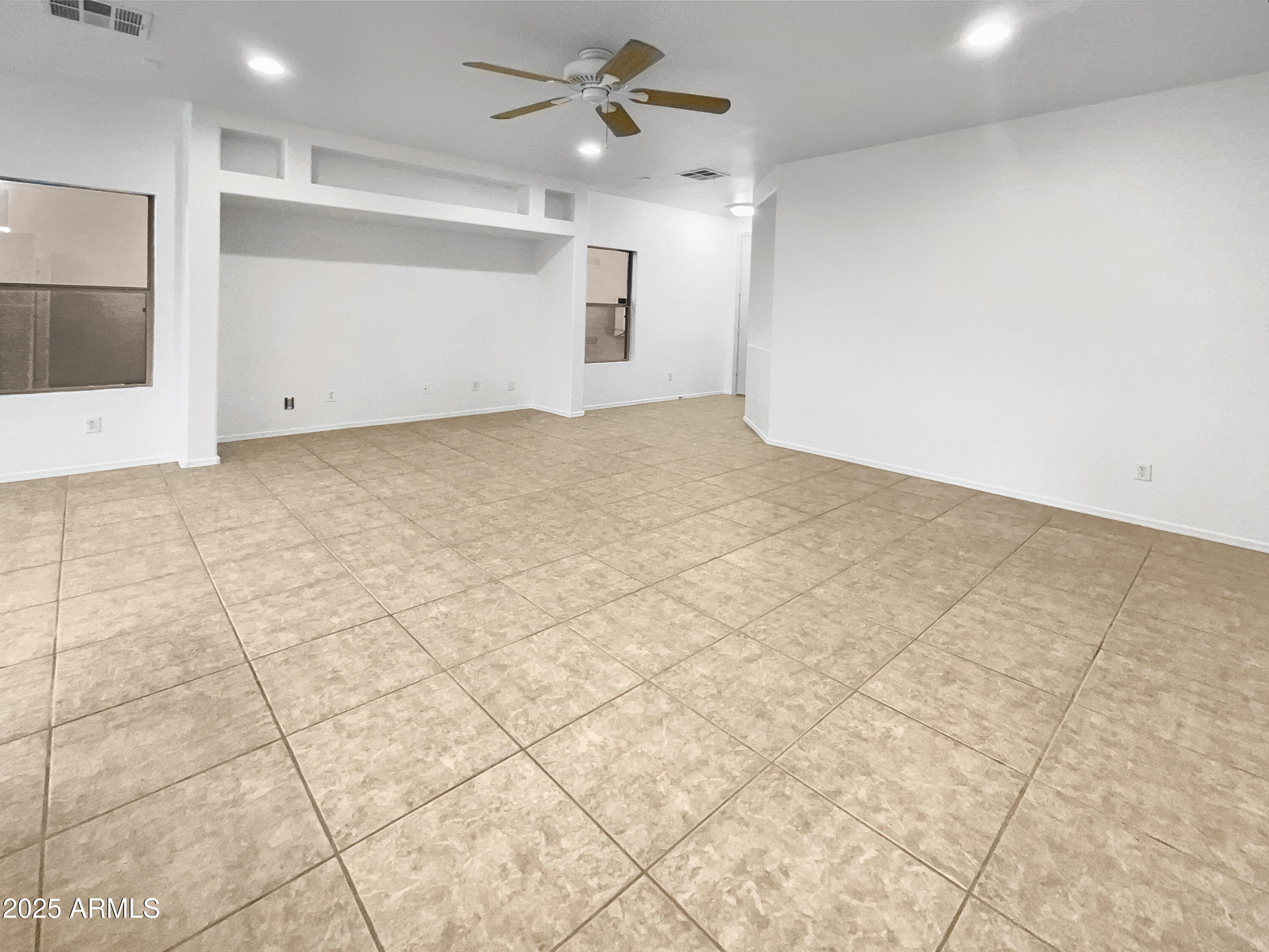 521 E Cheyenne Road Property Photo 3