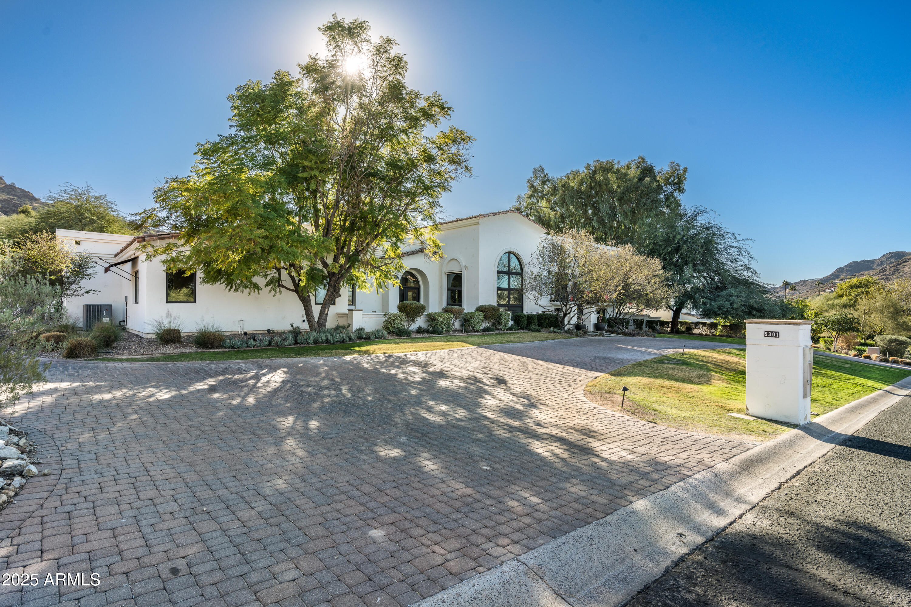 5301 E Roadrunner Road Property Photo 4