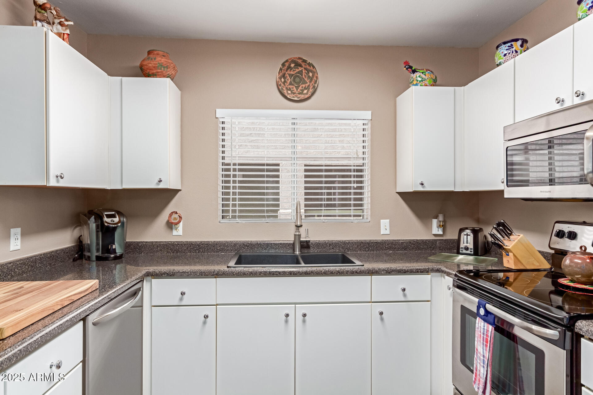1295 N Ash Street Property Photo 10