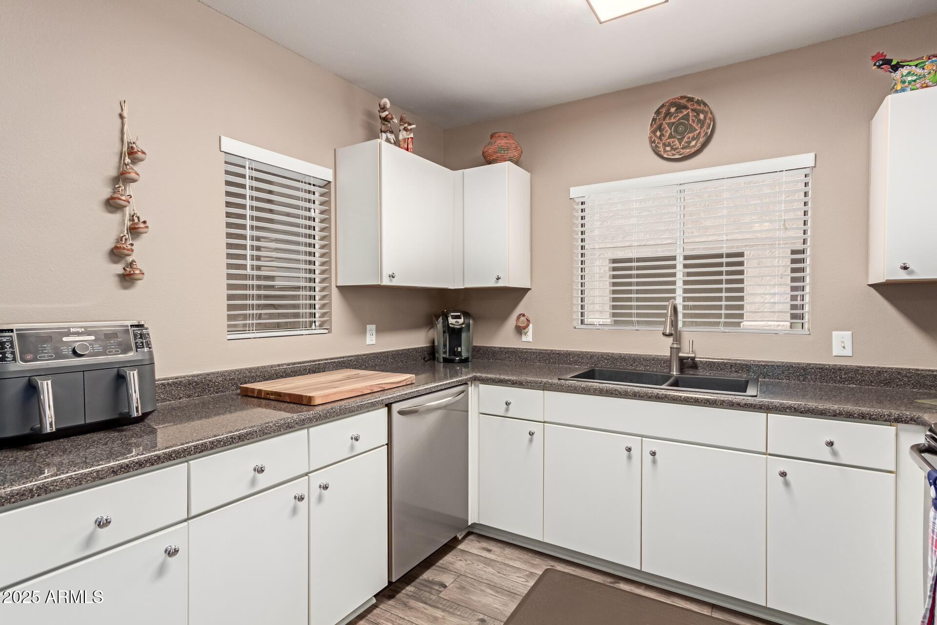 1295 N Ash Street Property Photo 11