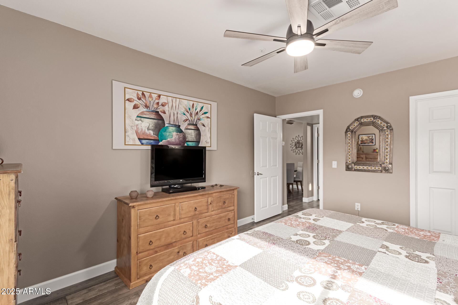 1295 N Ash Street Property Photo 12