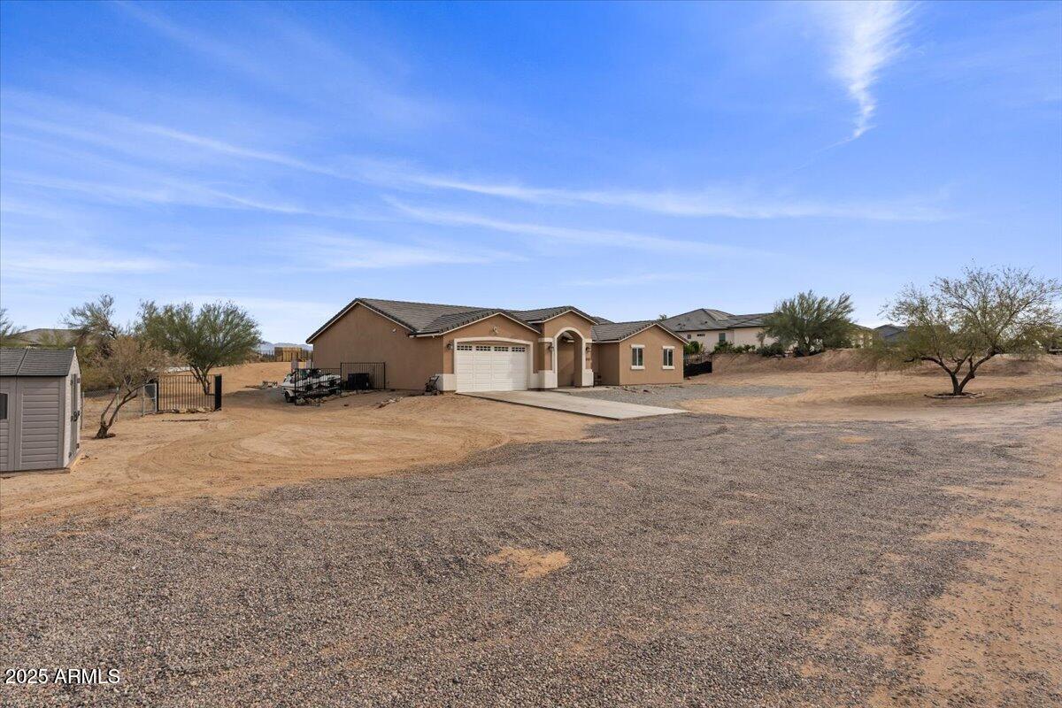 12121 S 214th Avenue Property Photo 7