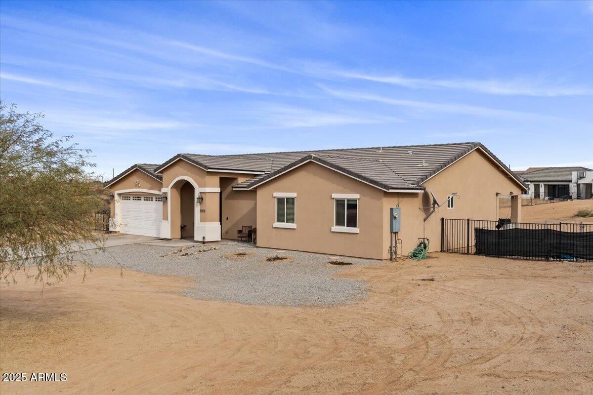 12121 S 214th Avenue Property Photo 10