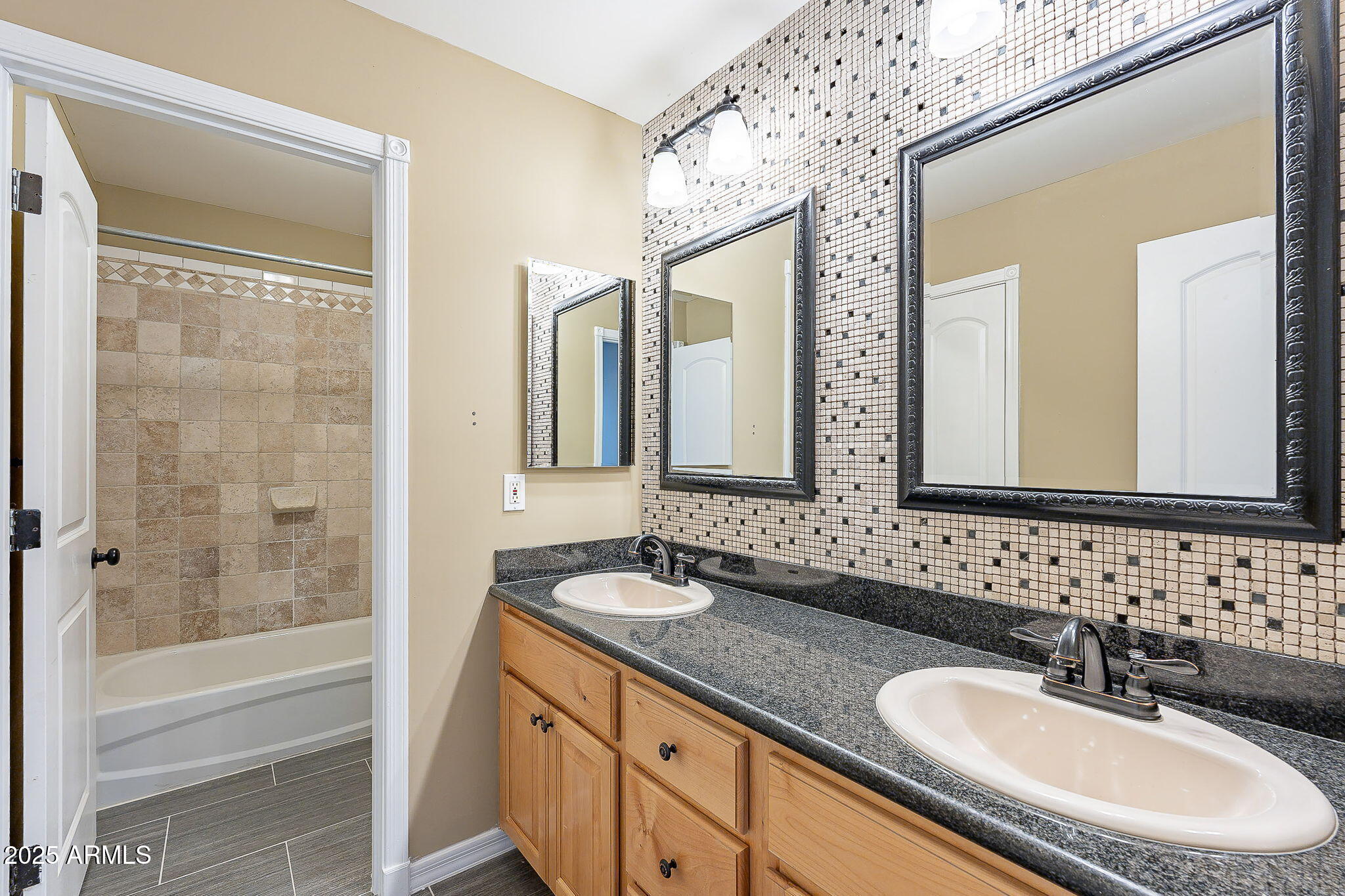 3770 E Graythorn Way Property Photo 41