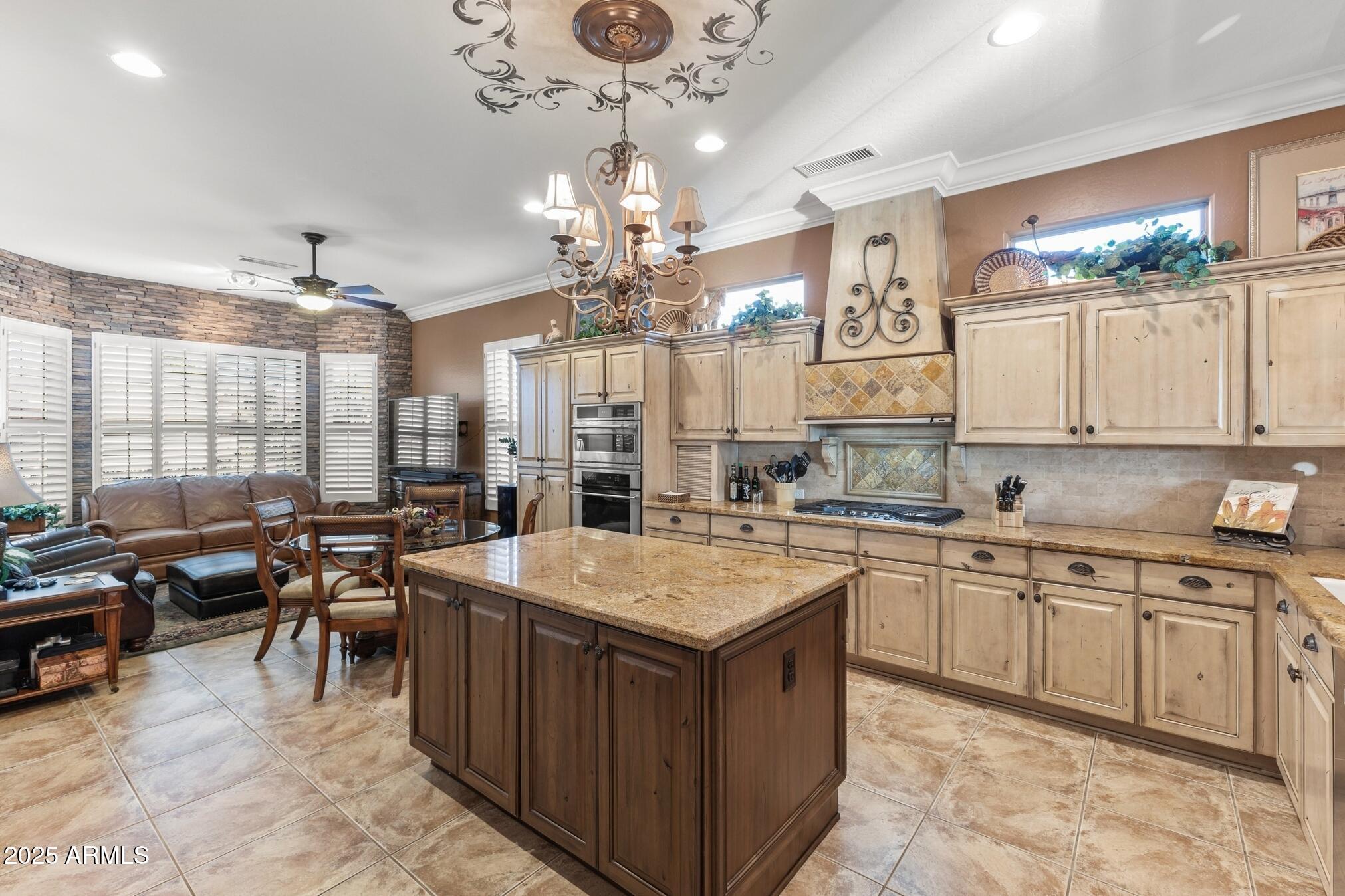 18059 W Tierra Del Sol Drive Property Photo 8