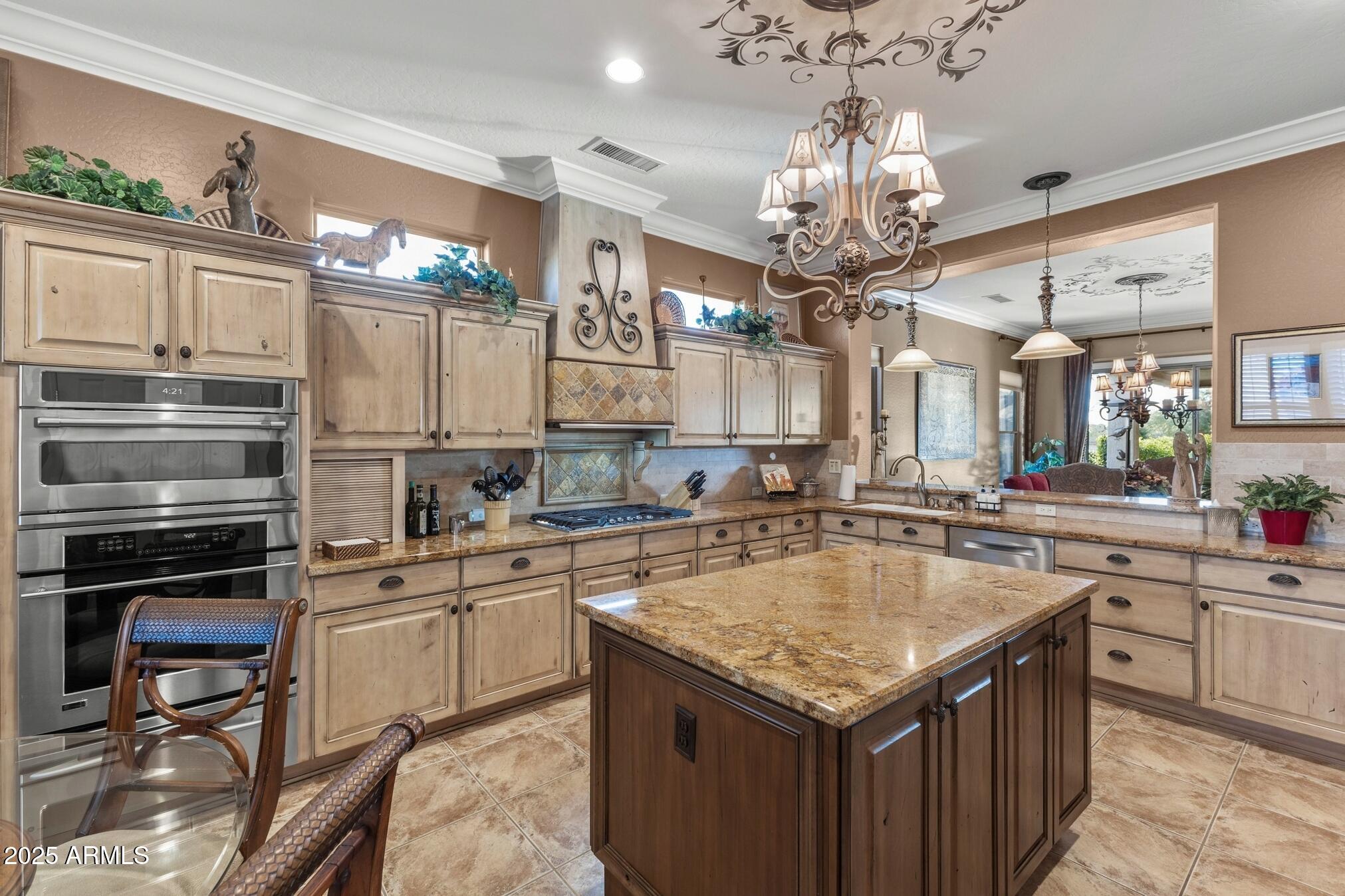 18059 W Tierra Del Sol Drive Property Photo 9