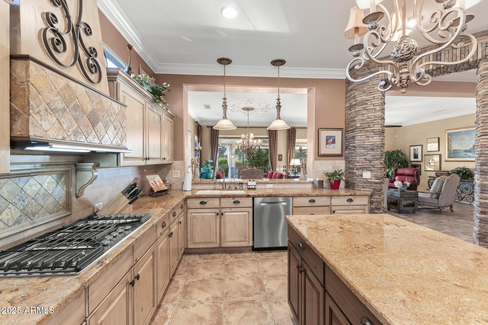 18059 W Tierra Del Sol Drive Property Photo 11