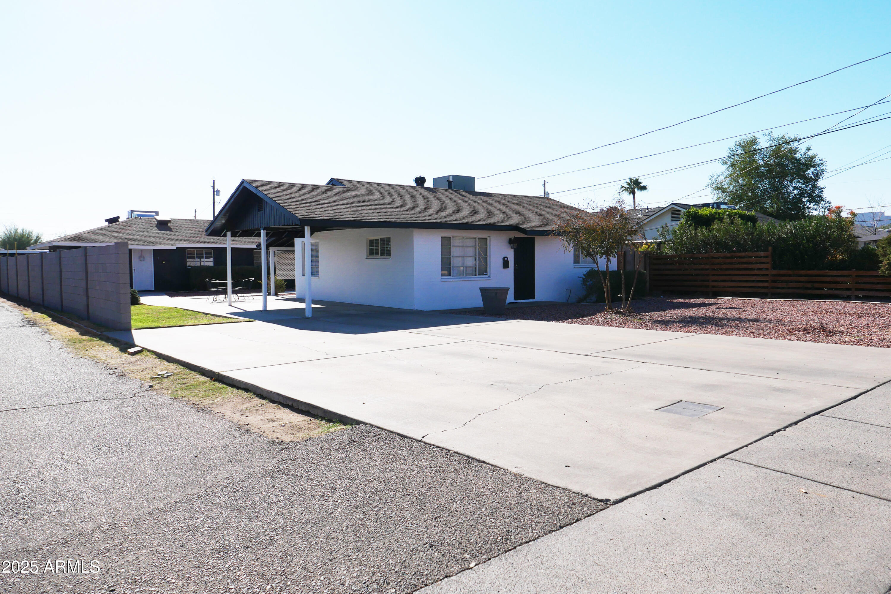 735 W Coolidge Street Property Photo 20