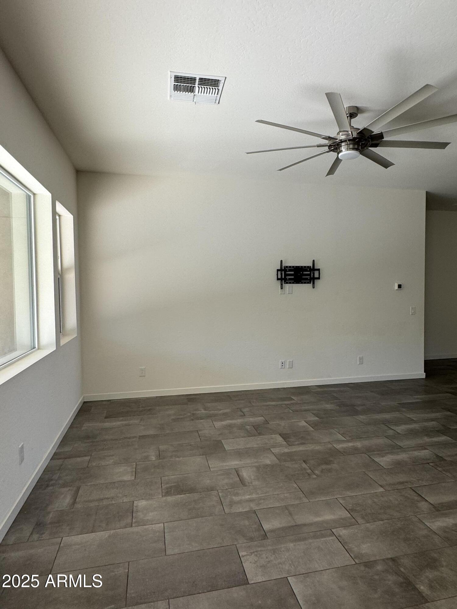 1141 E La Mirada Drive Property Photo 3