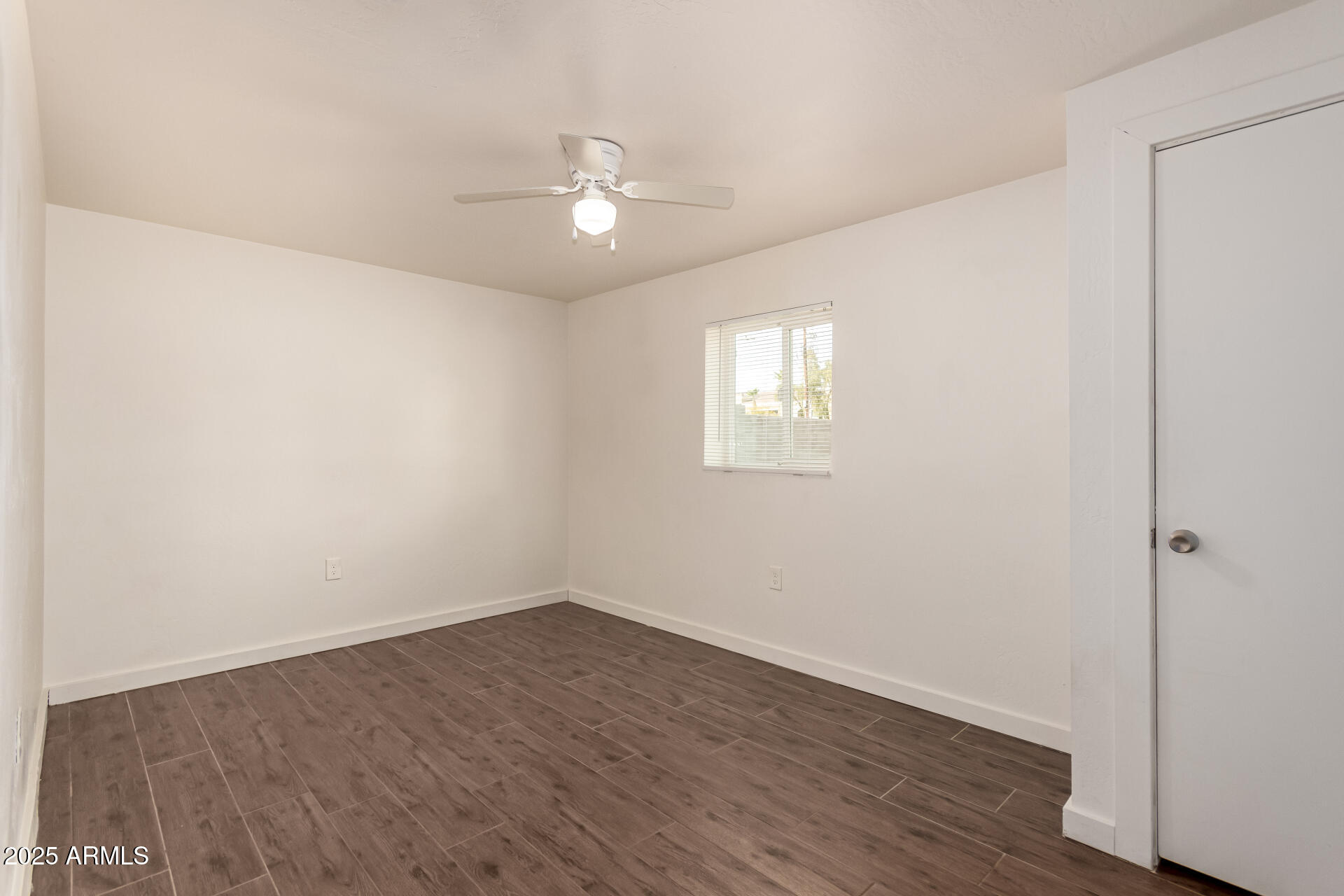 2421 W Glenrosa Avenue Property Photo 9