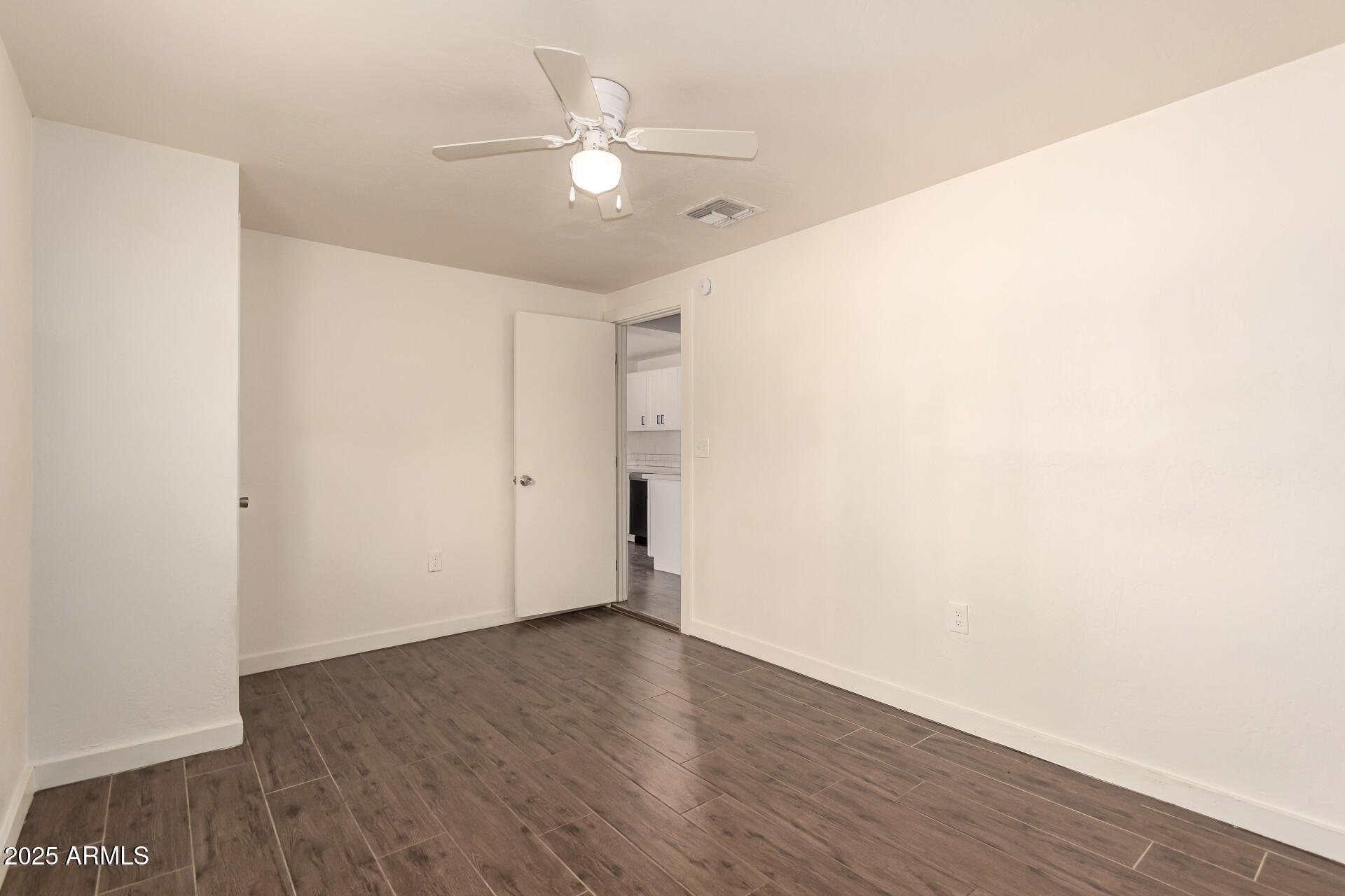 2421 W Glenrosa Avenue Property Photo 10
