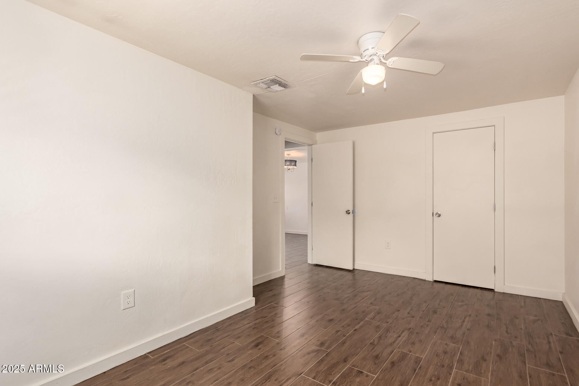 2421 W Glenrosa Avenue Property Photo 12