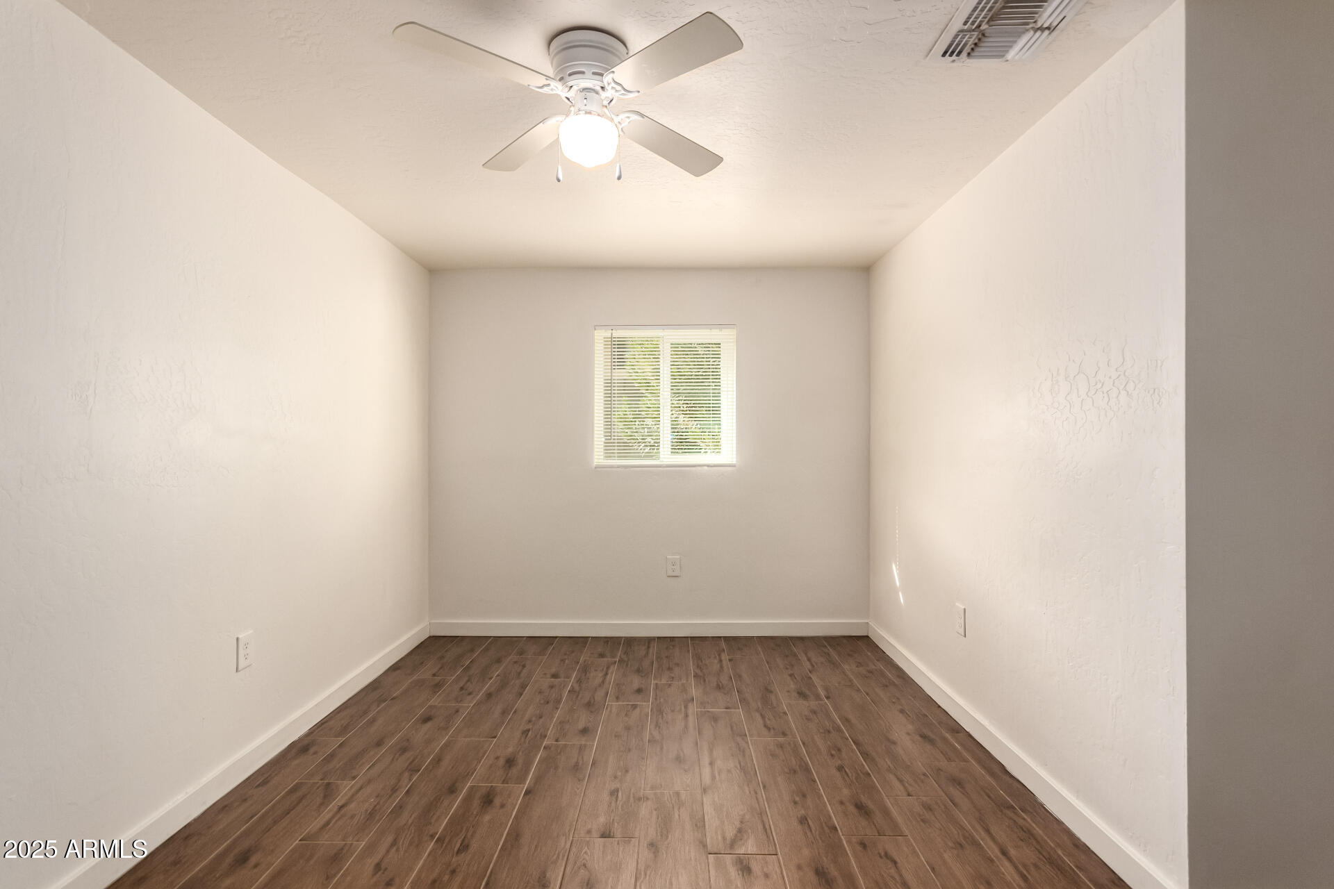 2421 W Glenrosa Avenue Property Photo 13