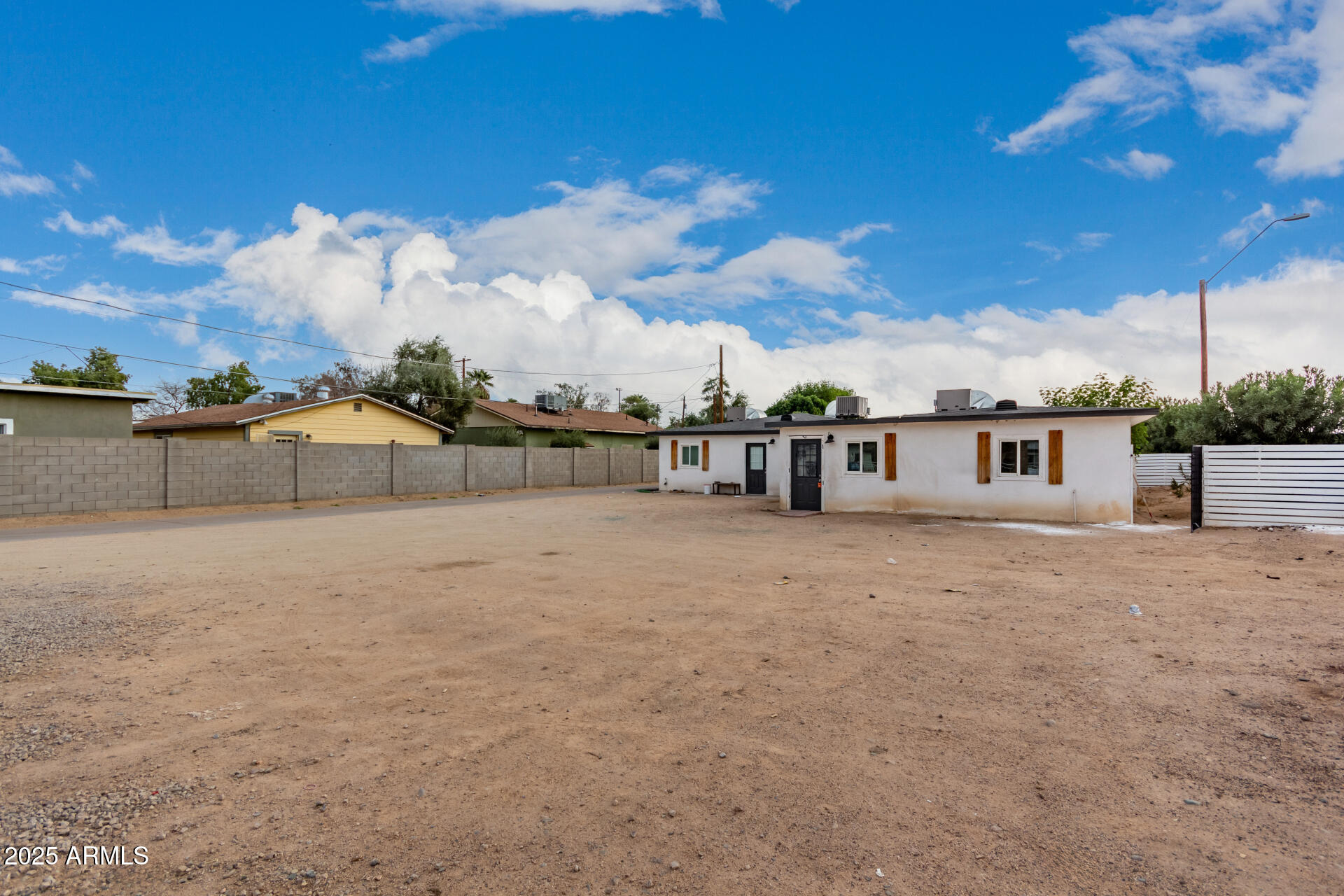 2421 W Glenrosa Avenue Property Photo 36