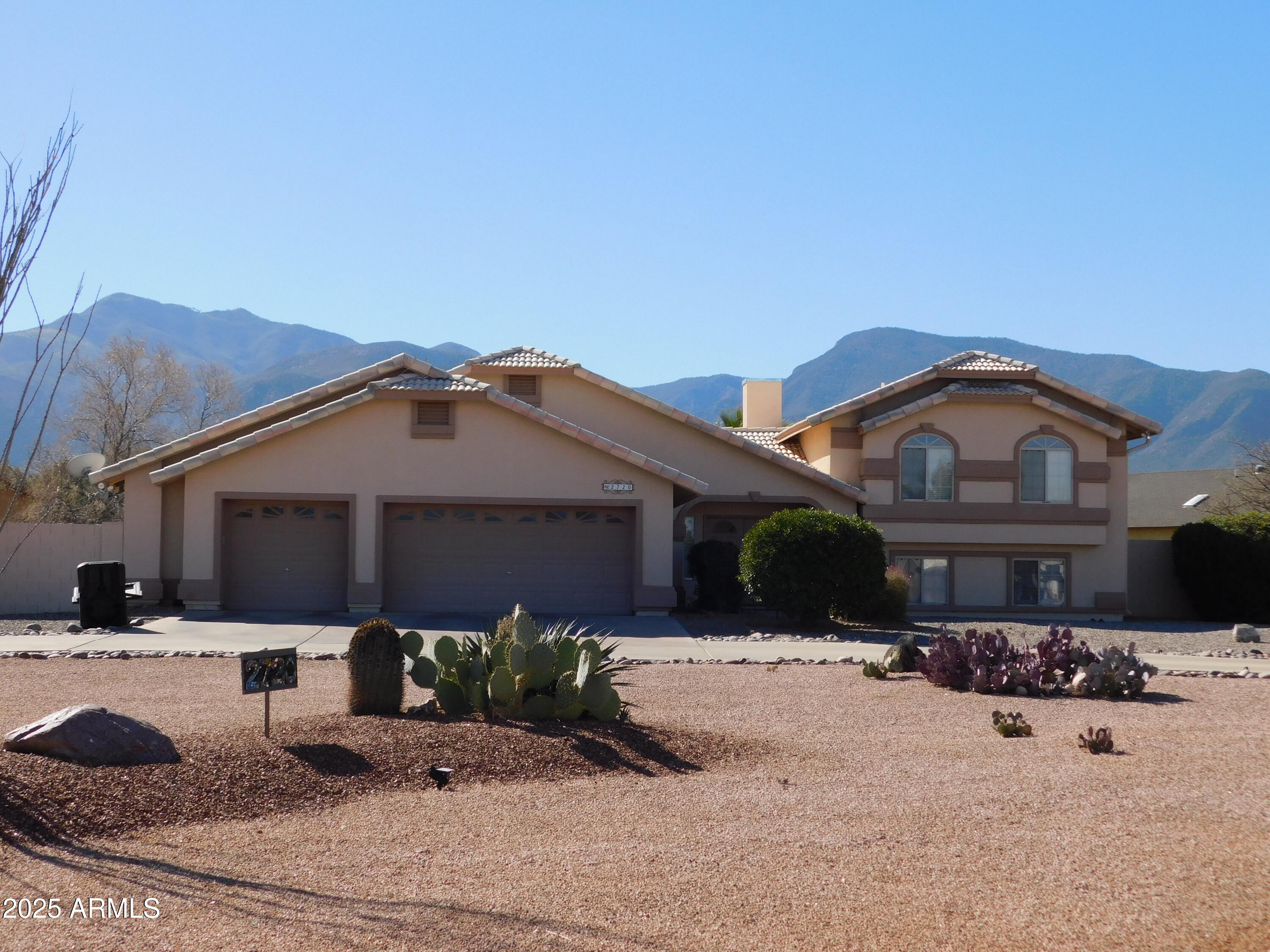 2720 E Eagle Rock Drive Property Photo 1