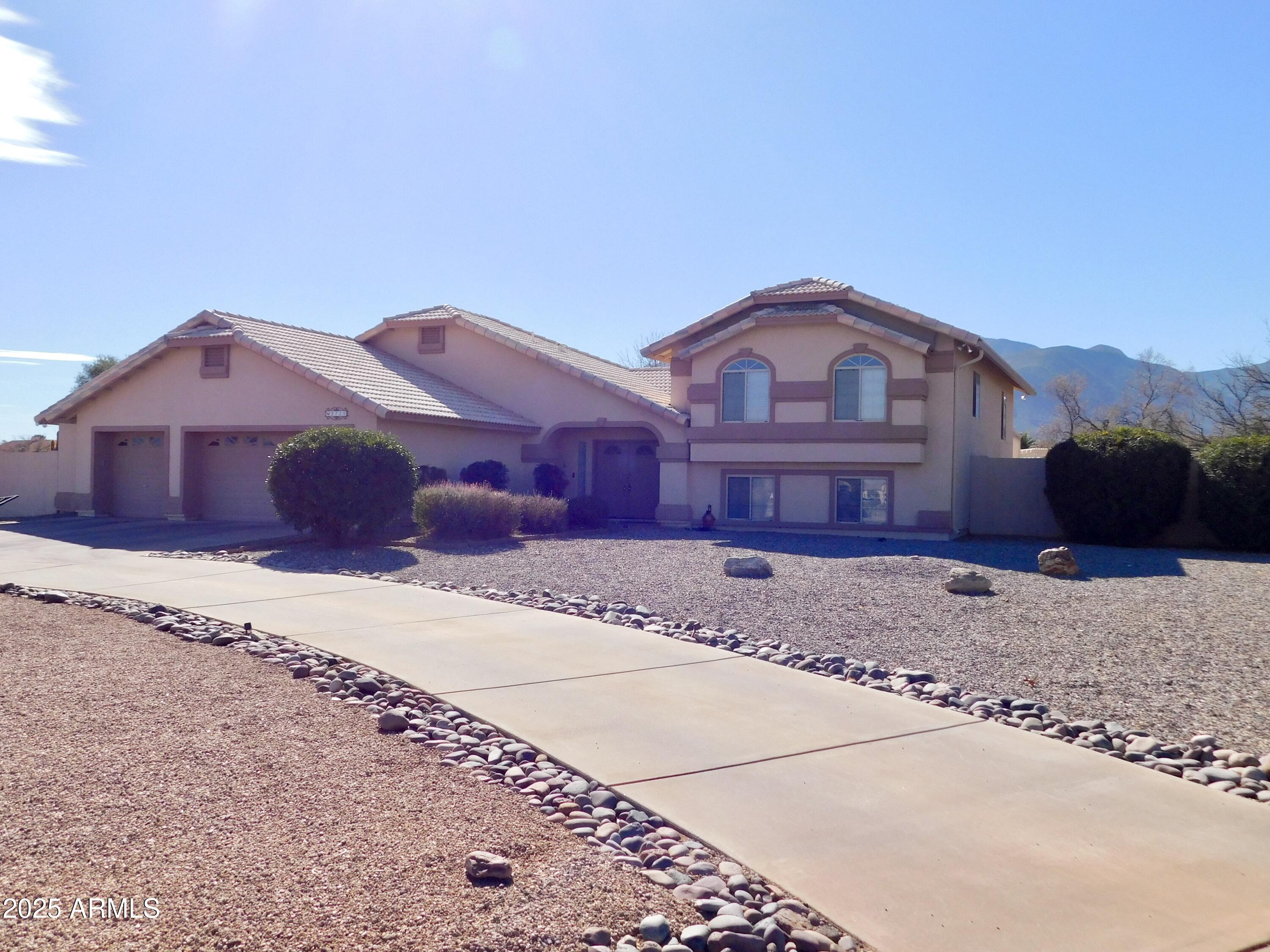 2720 E Eagle Rock Drive Property Photo 5