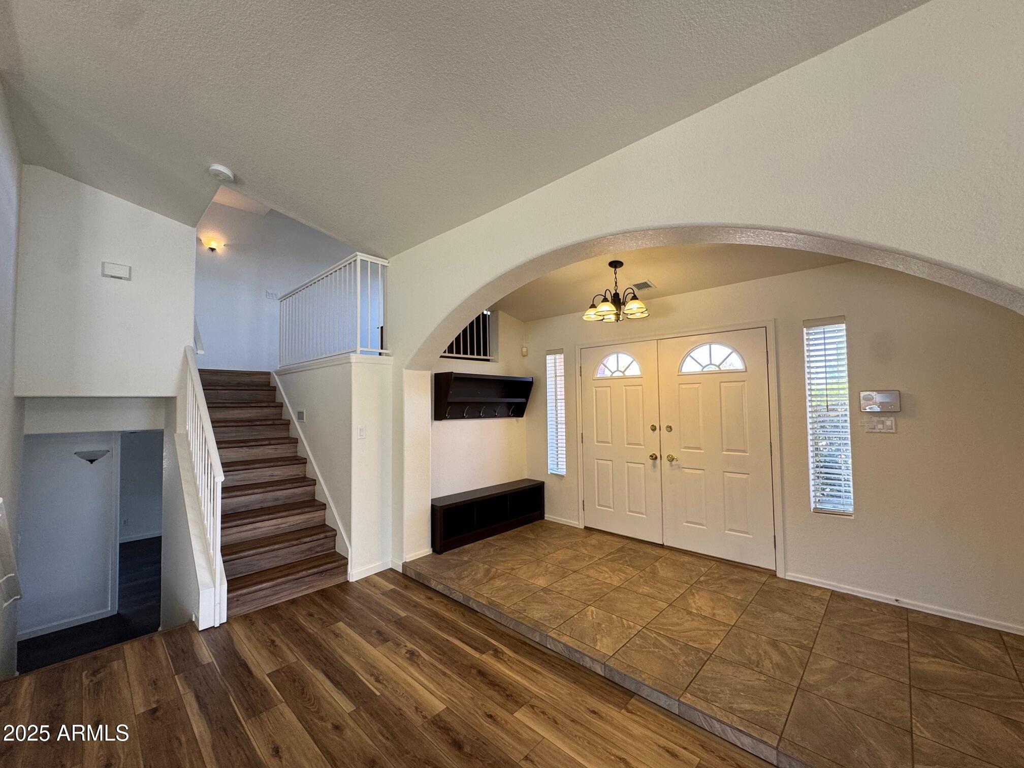 2720 E Eagle Rock Drive Property Photo 8