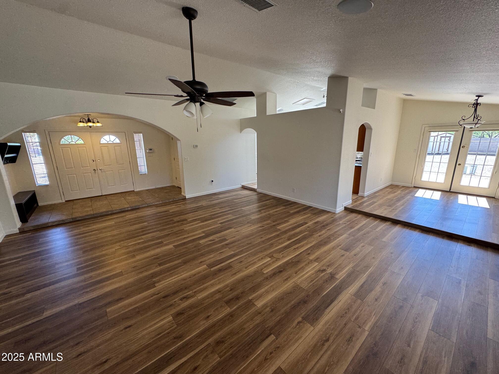 2720 E Eagle Rock Drive Property Photo 10